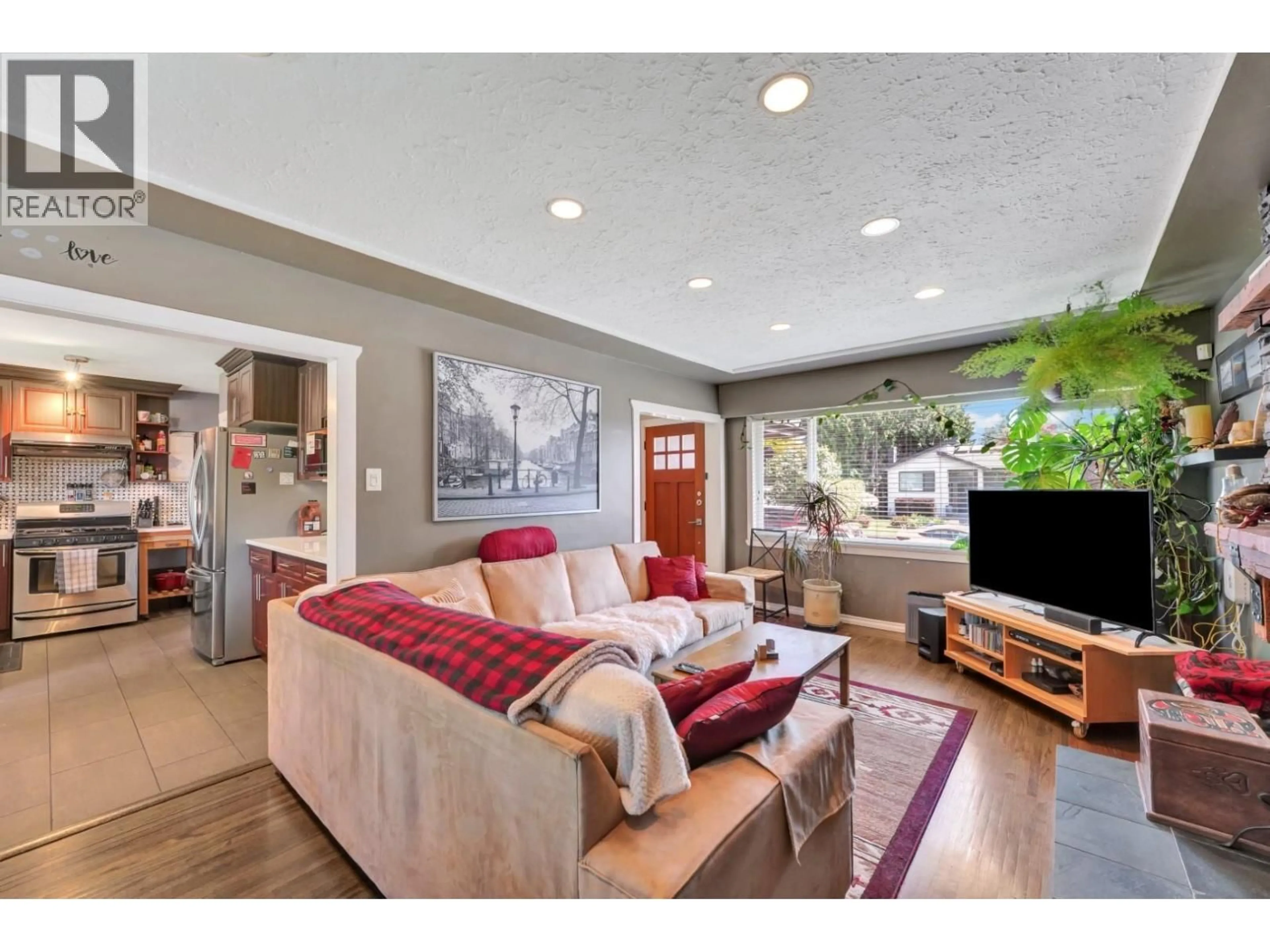 Living room with furniture, unknown for 430 MONTGOMERY STREET, Coquitlam British Columbia V3K5G6