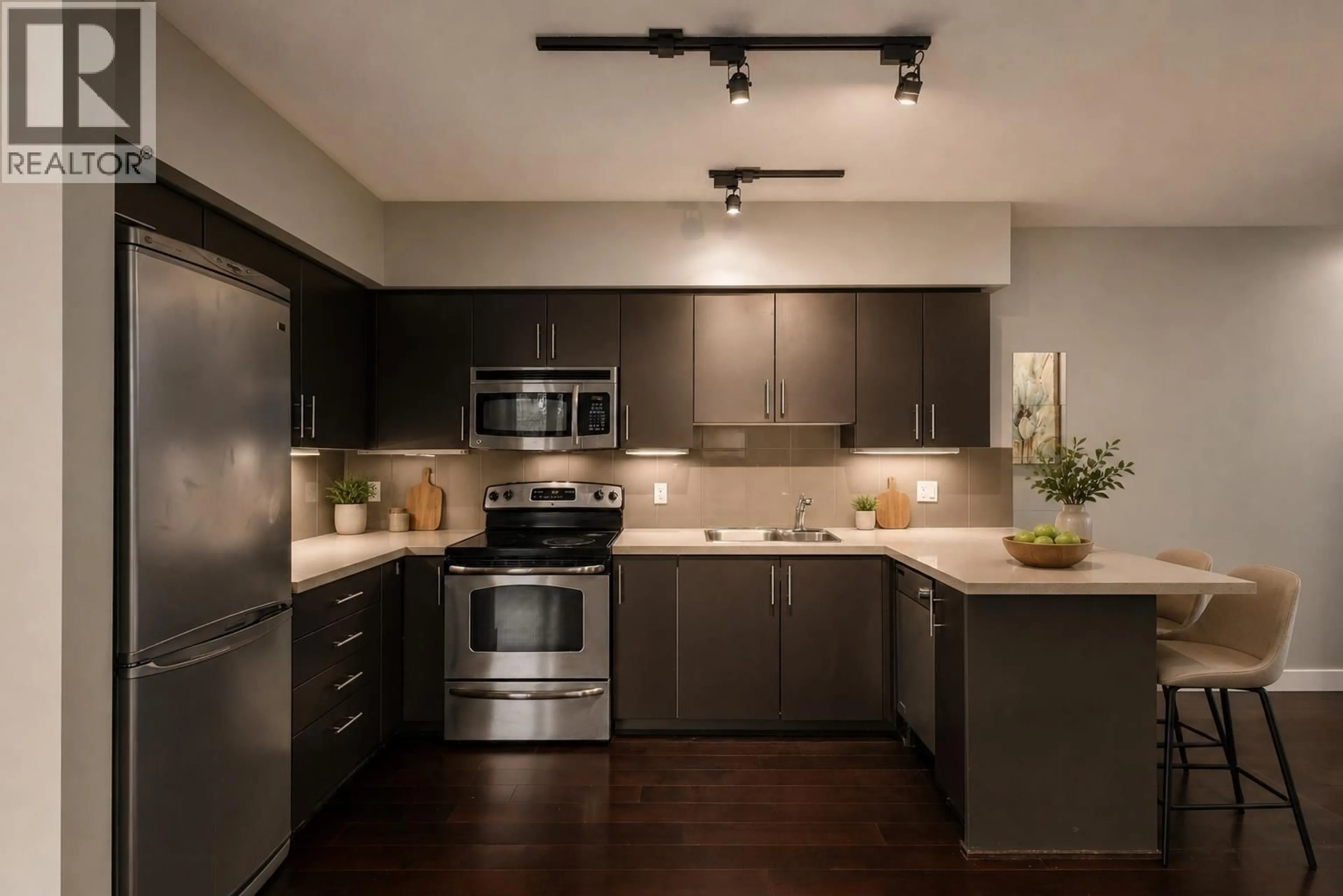 Open concept kitchen, unknown for 425 - 9009 CORNERSTONE MEWS, Burnaby British Columbia V5A0B9