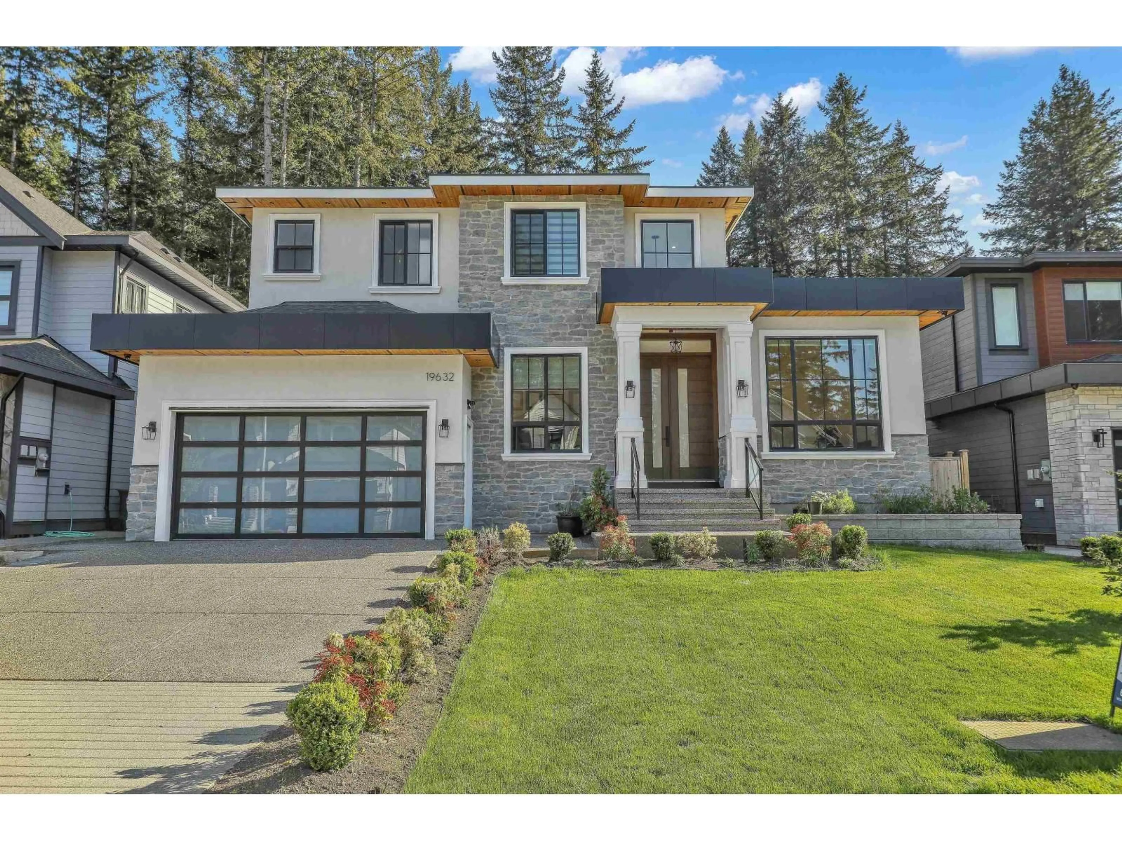 Home with vinyl exterior material, street for 19632 31A AVENUE, Langley British Columbia V2Z0B2