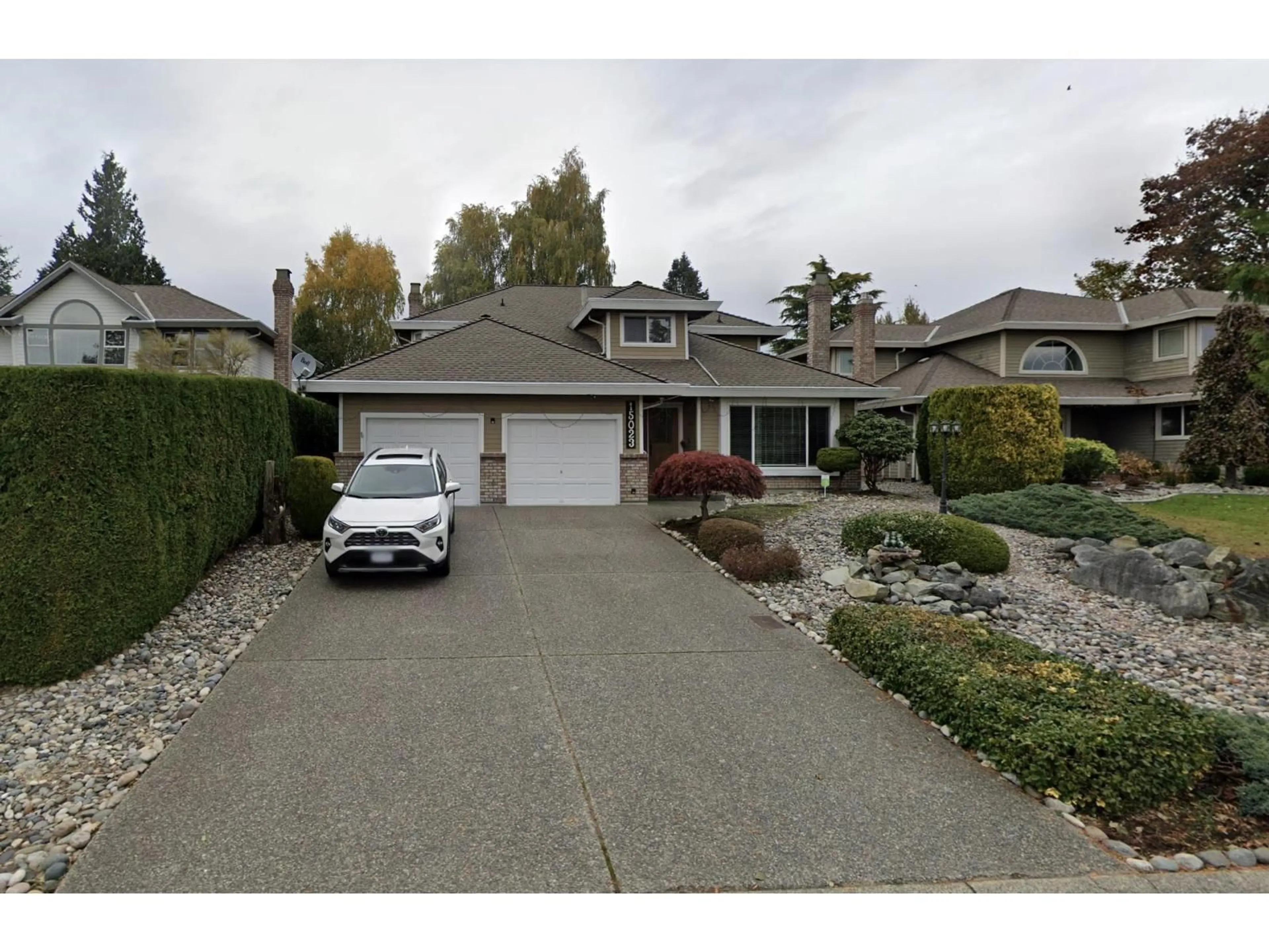 A pic from outside/outdoor area/front of a property/back of a property/a pic from drone, street for 15023 21B AVENUE, Surrey British Columbia V4A8Z8