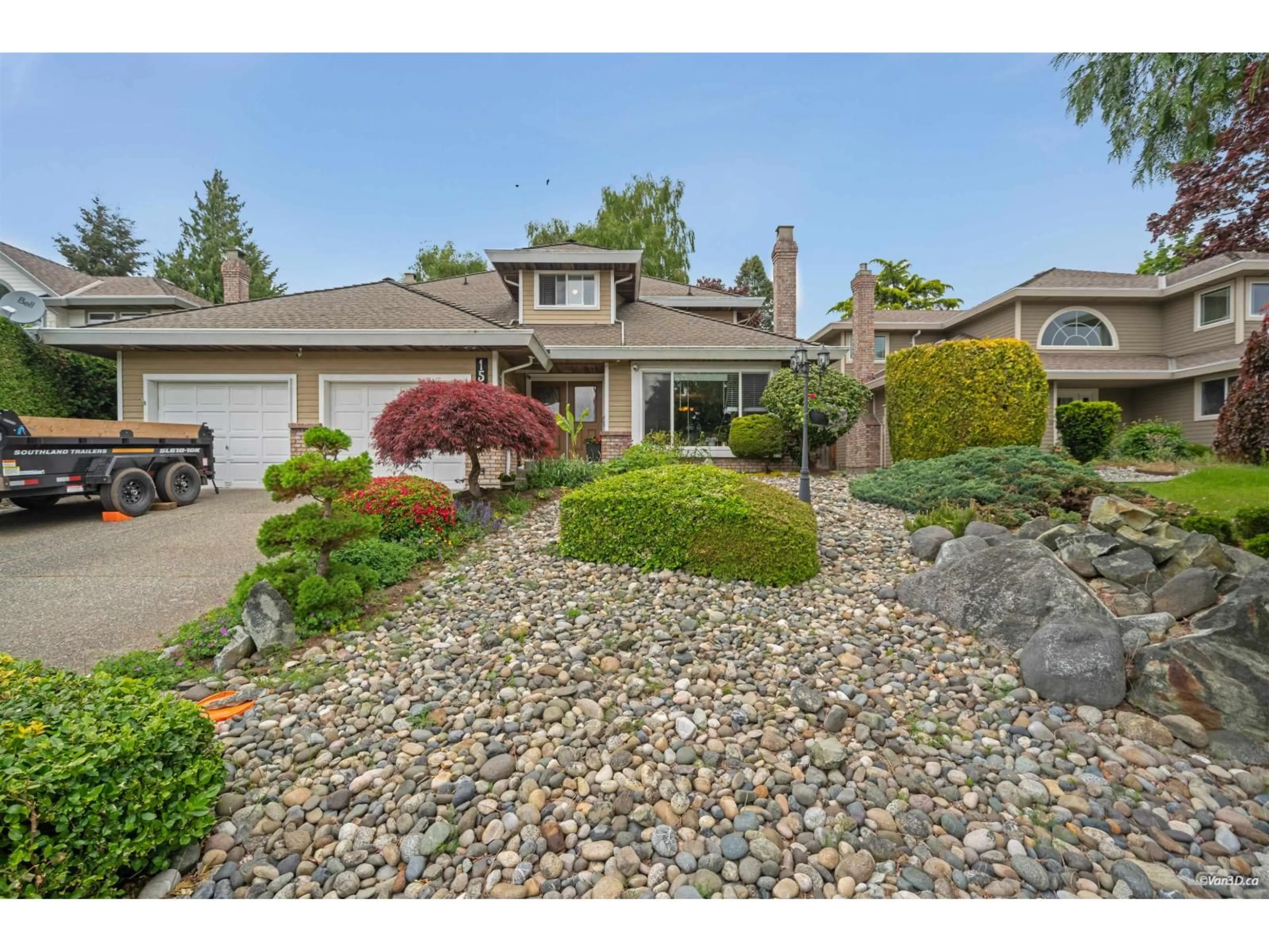 A pic from outside/outdoor area/front of a property/back of a property/a pic from drone, street for 15023 21B AVENUE, Surrey British Columbia V4A8Z8