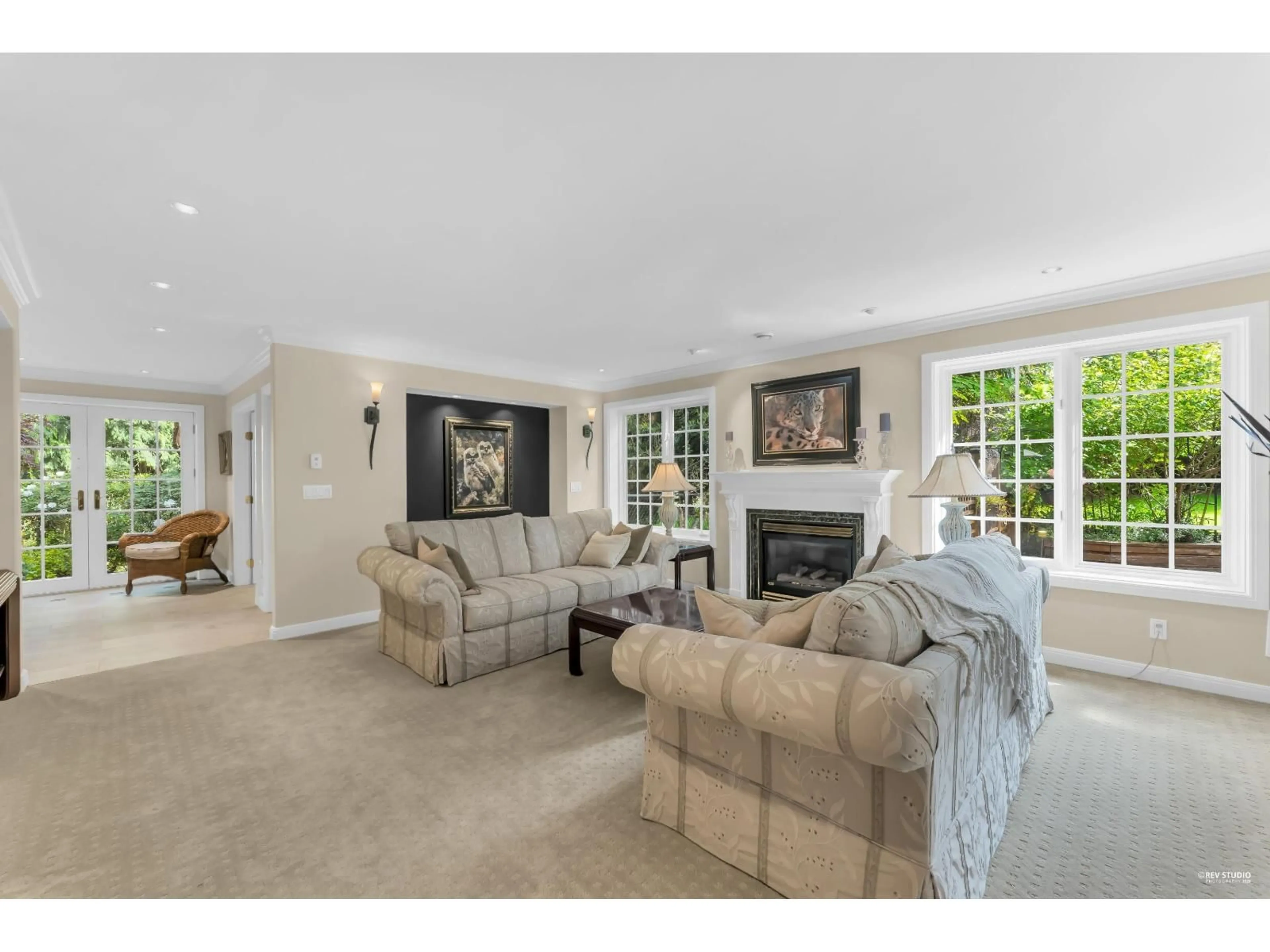 Living room with furniture, ceramic/tile floor for 14042 28 AVENUE, Surrey British Columbia V4P2C8