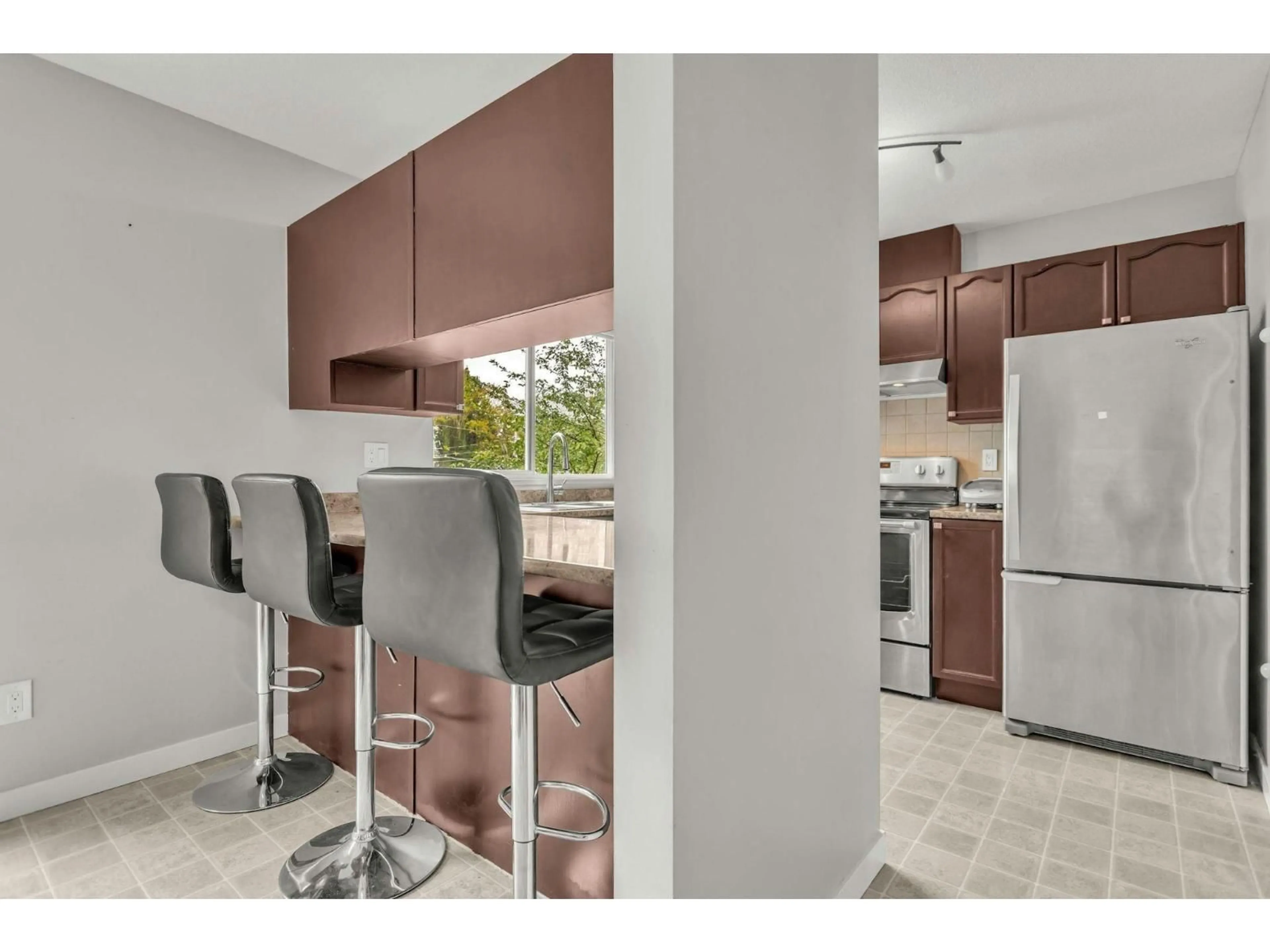 Standard kitchen, unknown for 27 - 45740 THOMAS ROAD, Chilliwack British Columbia V2R3V9