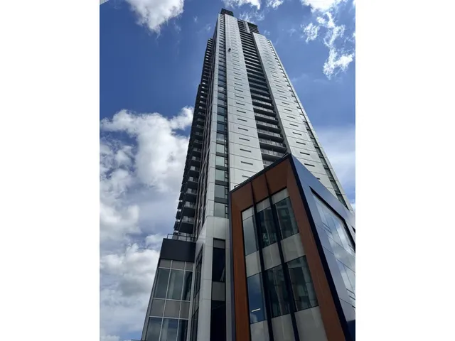 806 - 13745 GEORGE JUNCTION, Surrey 4