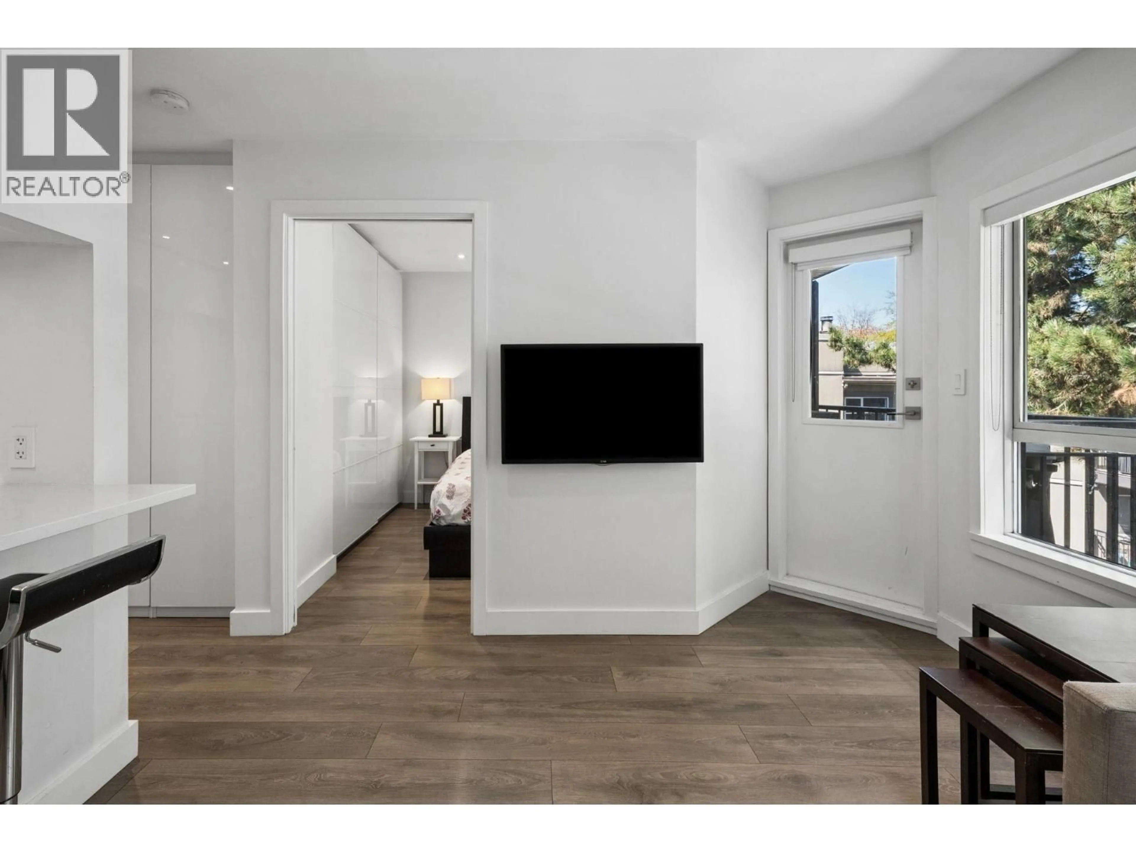 Unknown for 302 - 555 14TH AVENUE, Vancouver British Columbia V5Z4G8