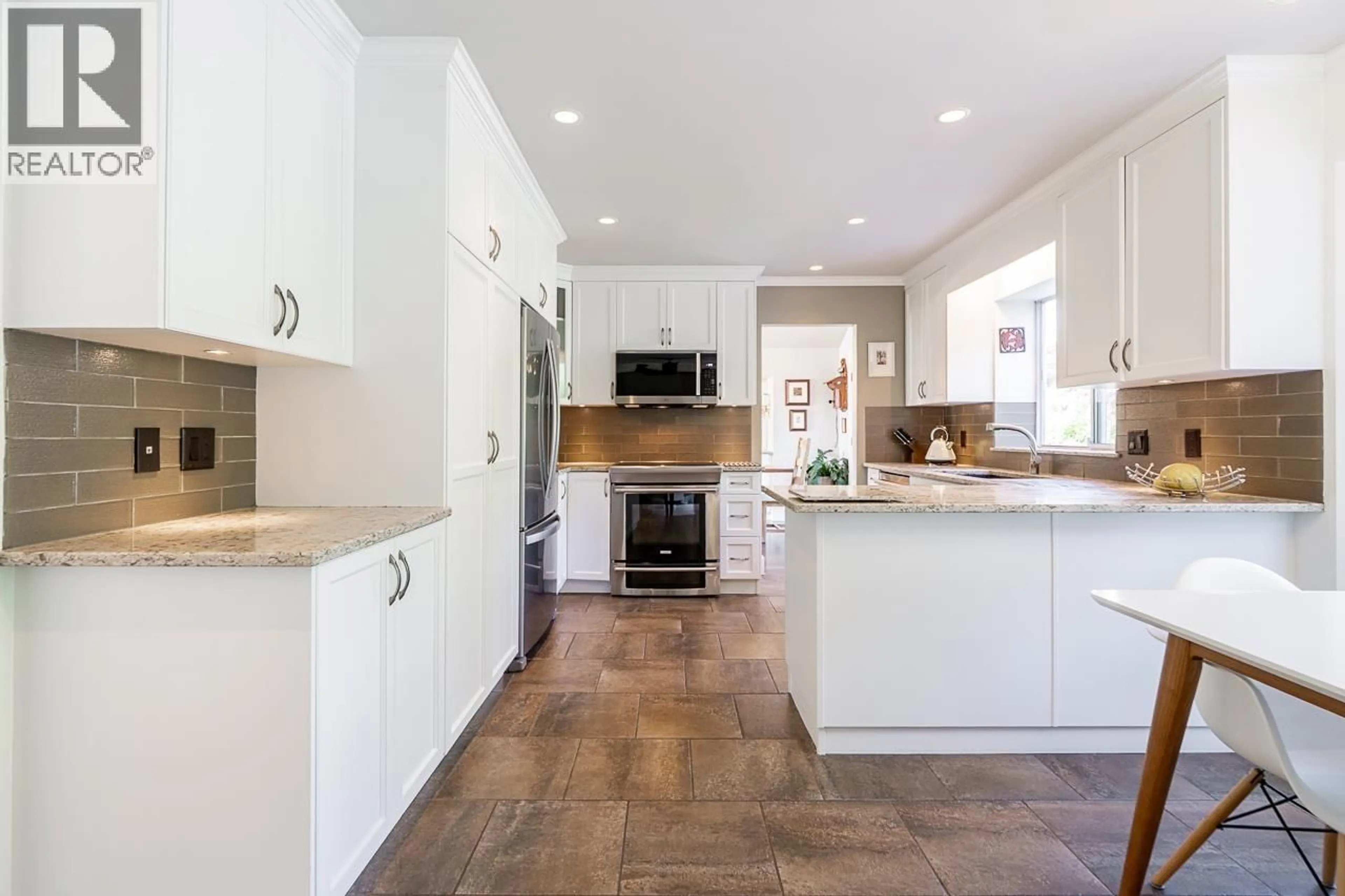 Contemporary kitchen, ceramic/tile floor for 1151 CONFEDERATION DRIVE, Port Coquitlam British Columbia V3C5Y6