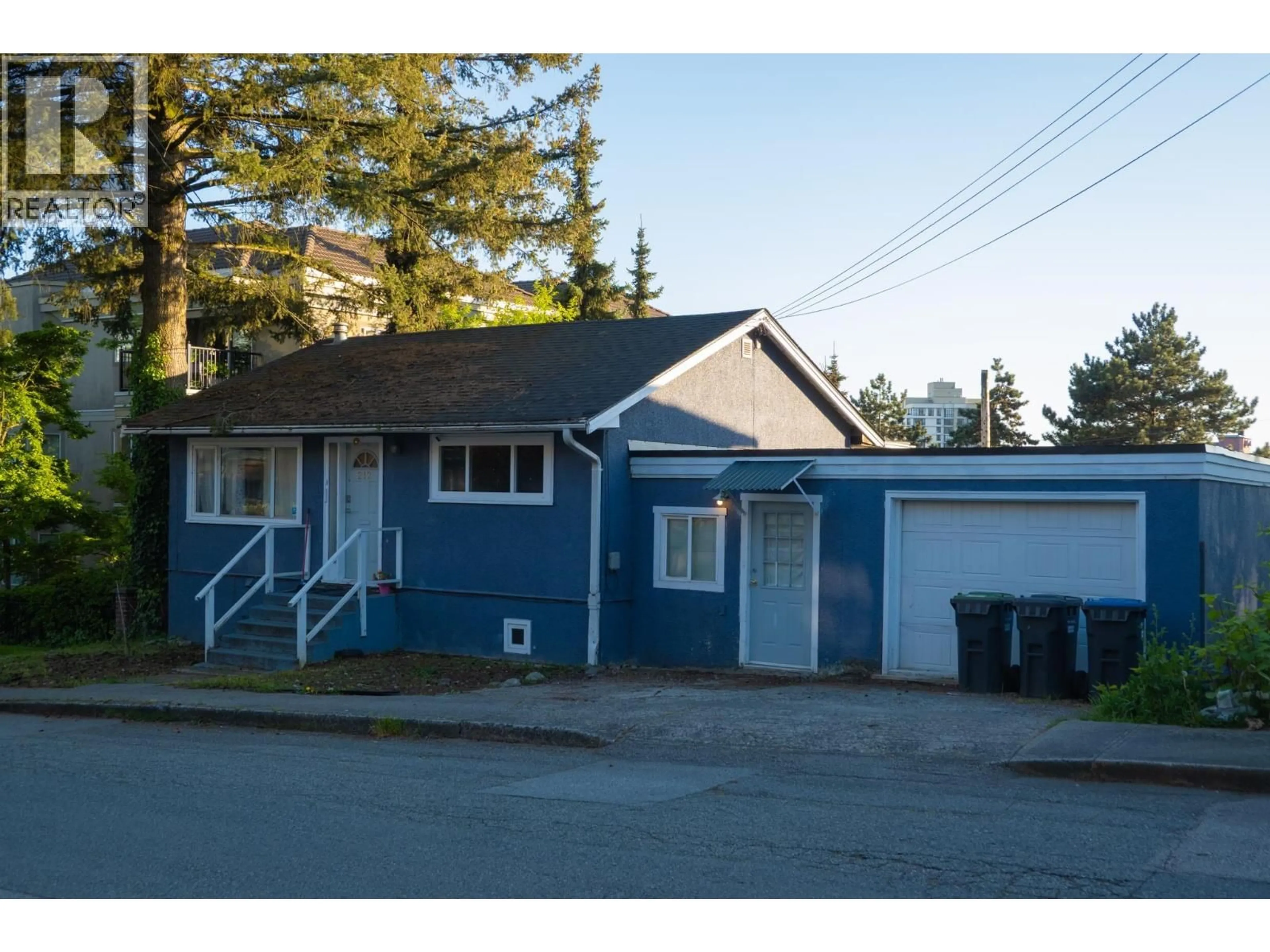 Unknown for 212 MOWAT STREET, New Westminster British Columbia V3M4B2