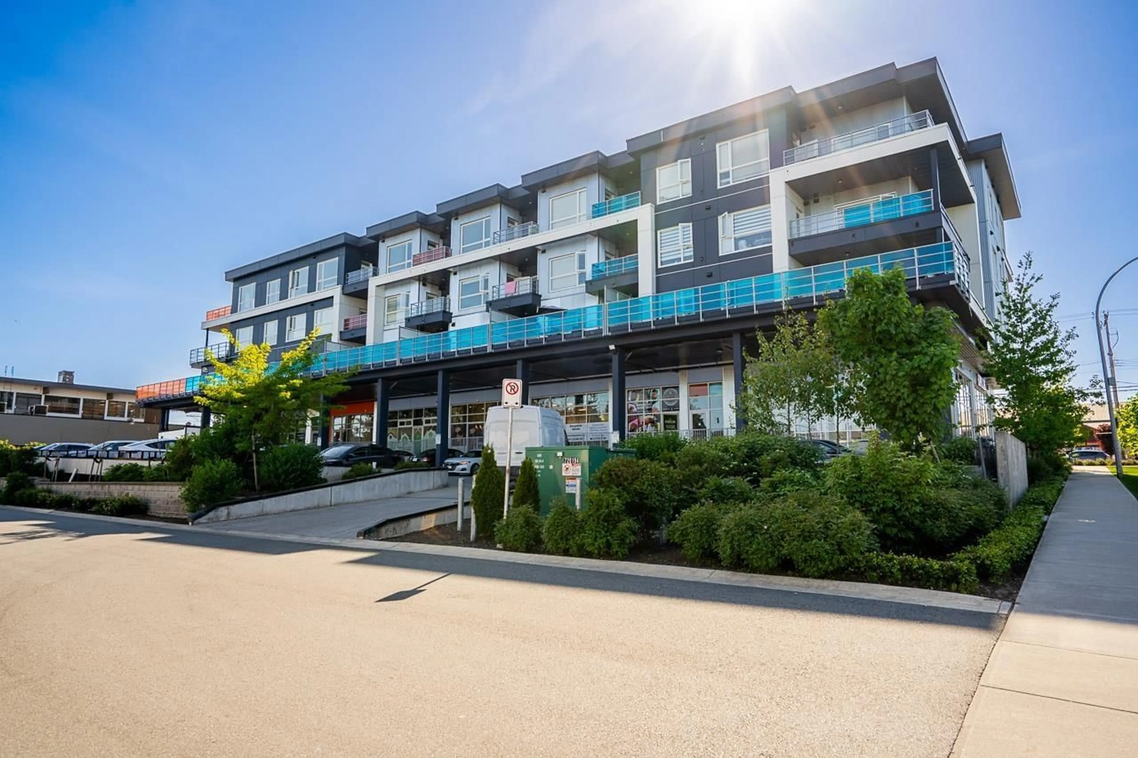 Patio, unknown for 401 - 8496 120 STREET, Surrey British Columbia V3W3N5