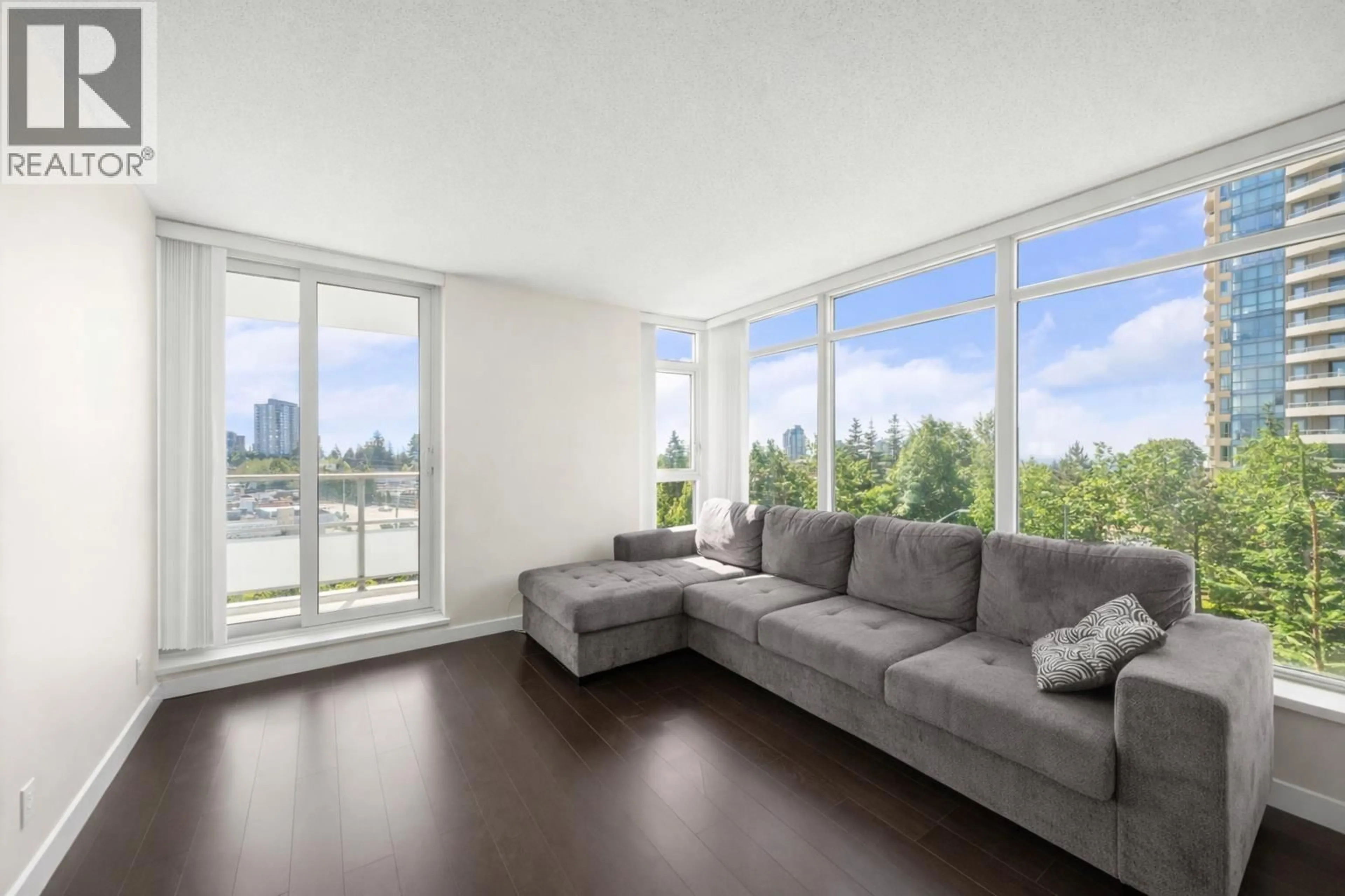 Living room with furniture, unknown for 506 - 6688 ARCOLA STREET, Burnaby British Columbia V5E0B3