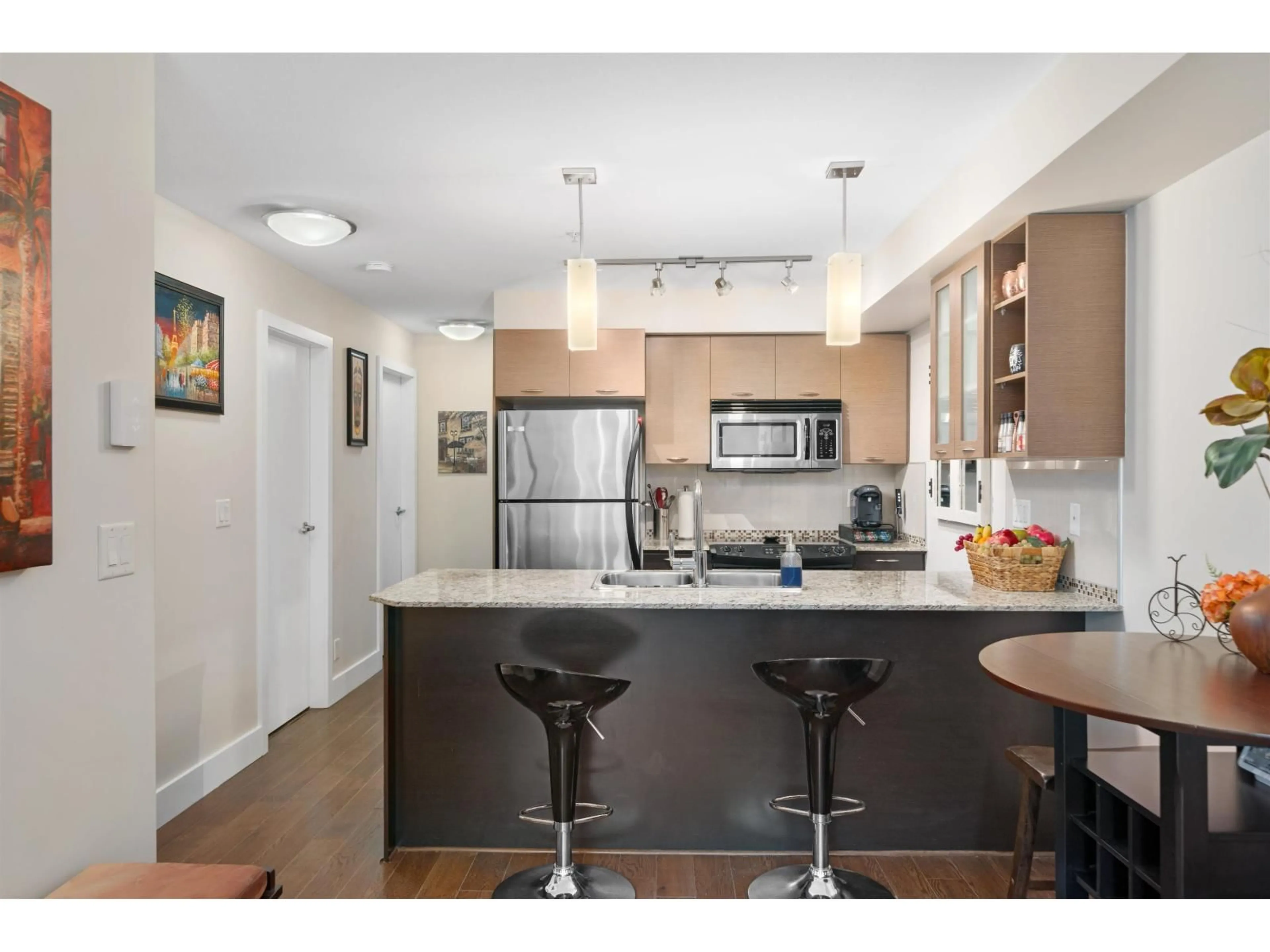 Open concept kitchen, unknown for 327 - 2233 MCKENZIE ROAD, Abbotsford British Columbia V2S4A1