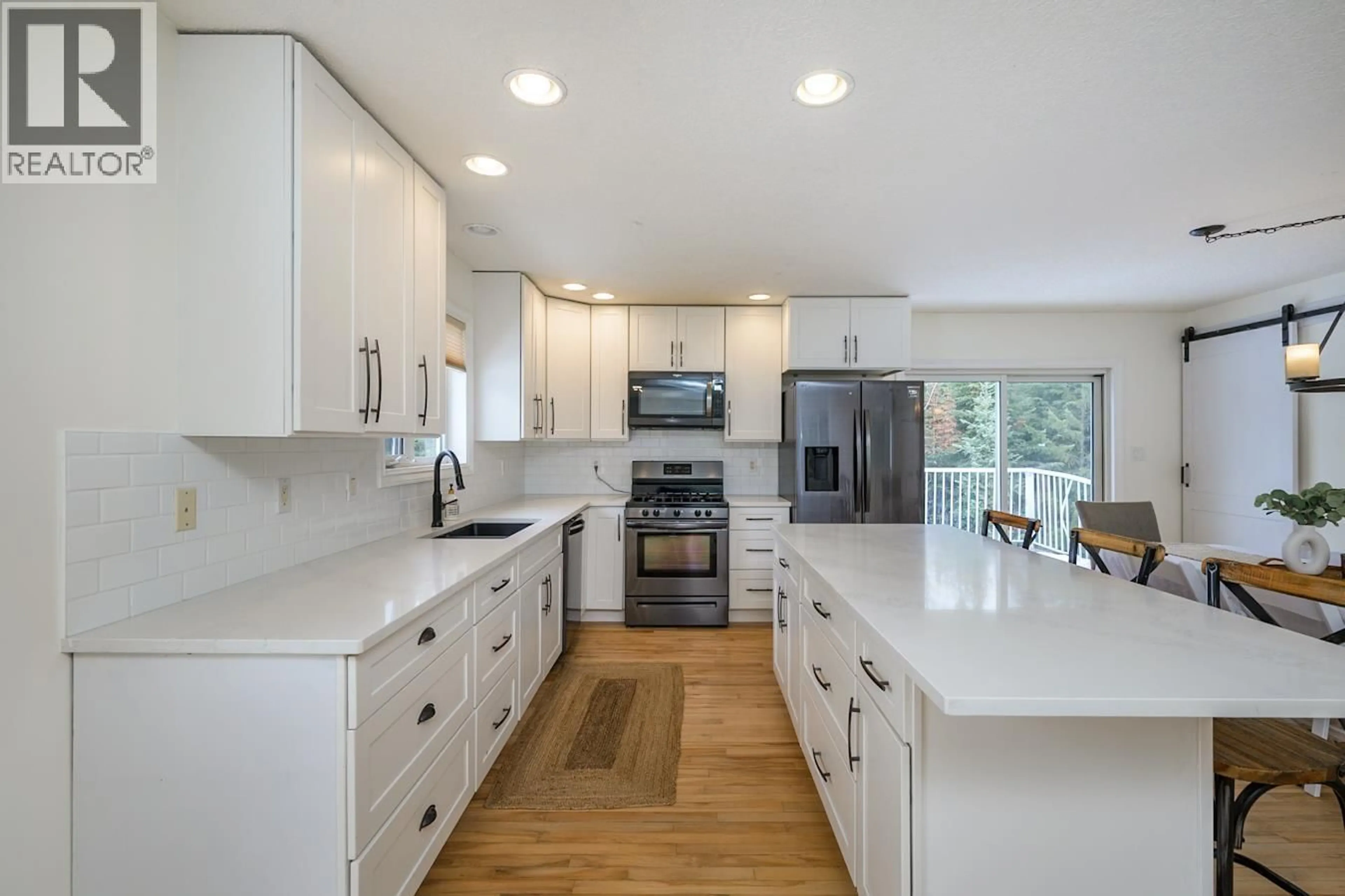 Open concept kitchen, ceramic/tile floor for 5100 NIGHTINGALE ROAD, Prince George British Columbia V2K5V9