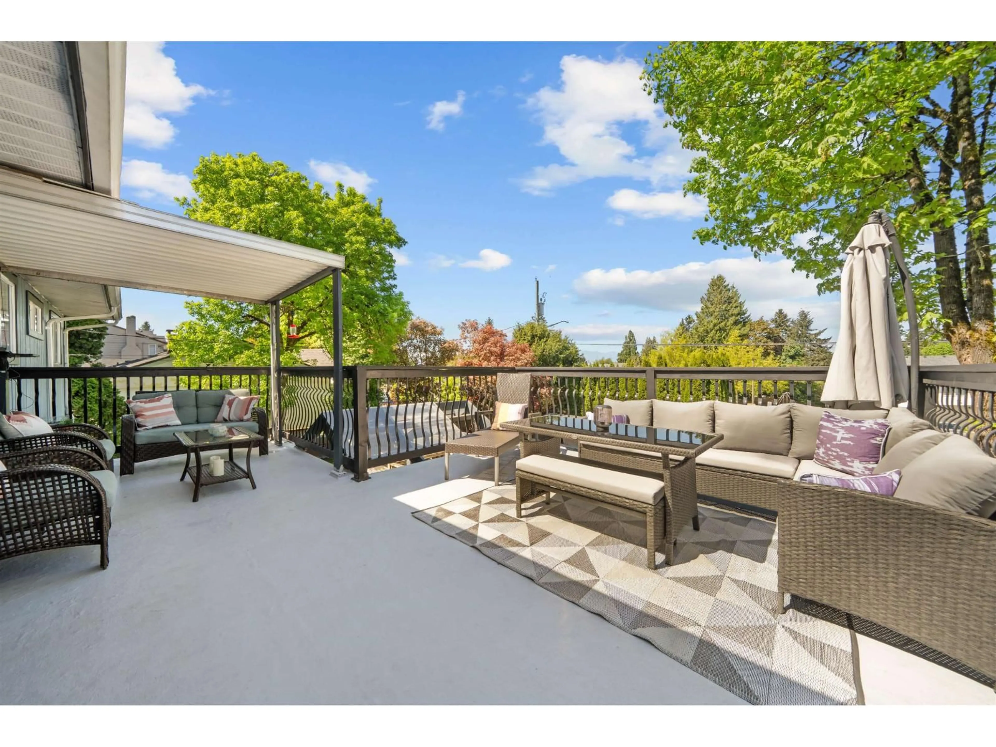 Patio, unknown for 11730 97 AVENUE, Surrey British Columbia V3V2B8