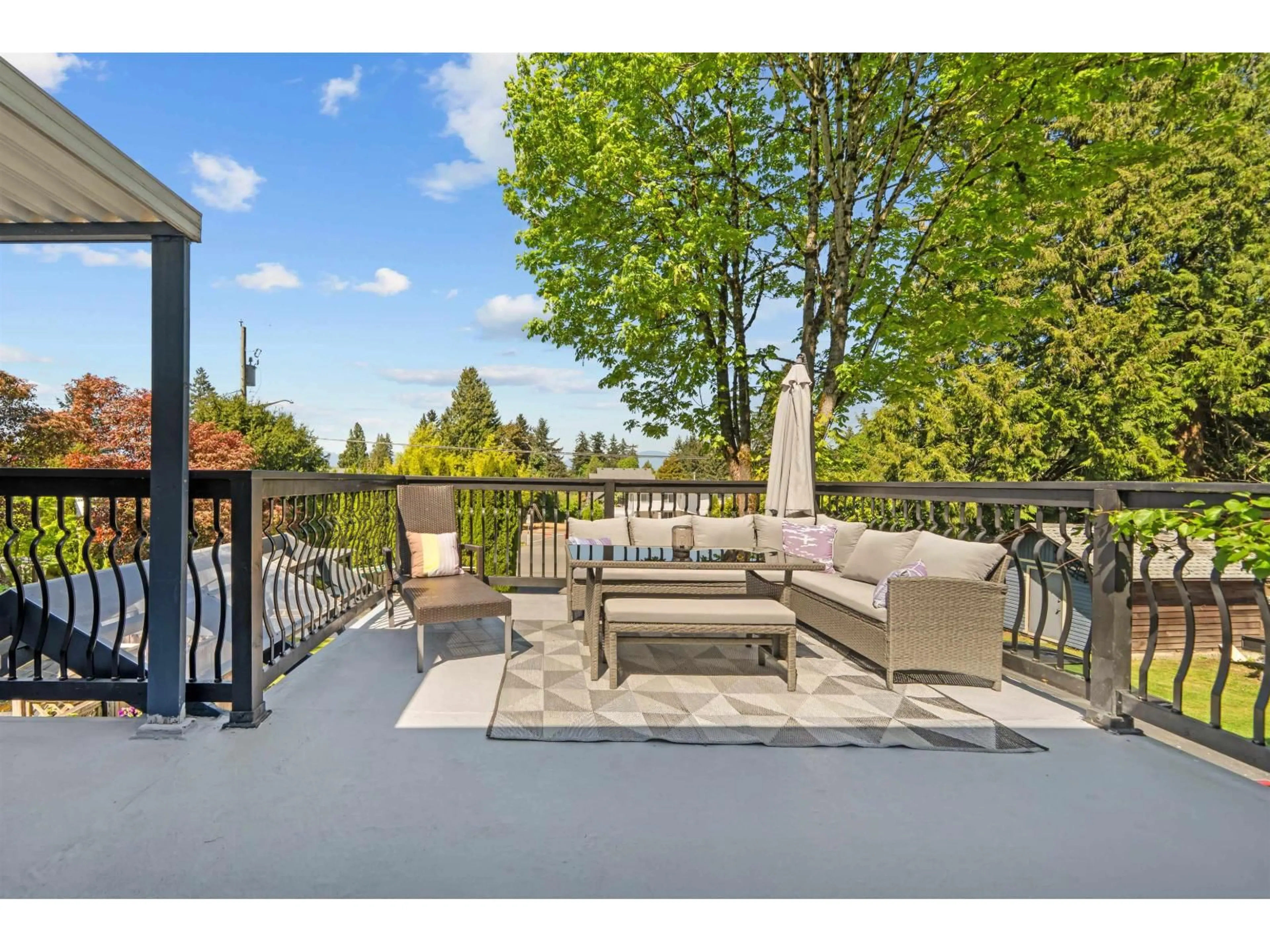 Patio, unknown for 11730 97 AVENUE, Surrey British Columbia V3V2B8