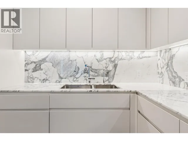 304 - 3668 10TH AVENUE, Vancouver 5