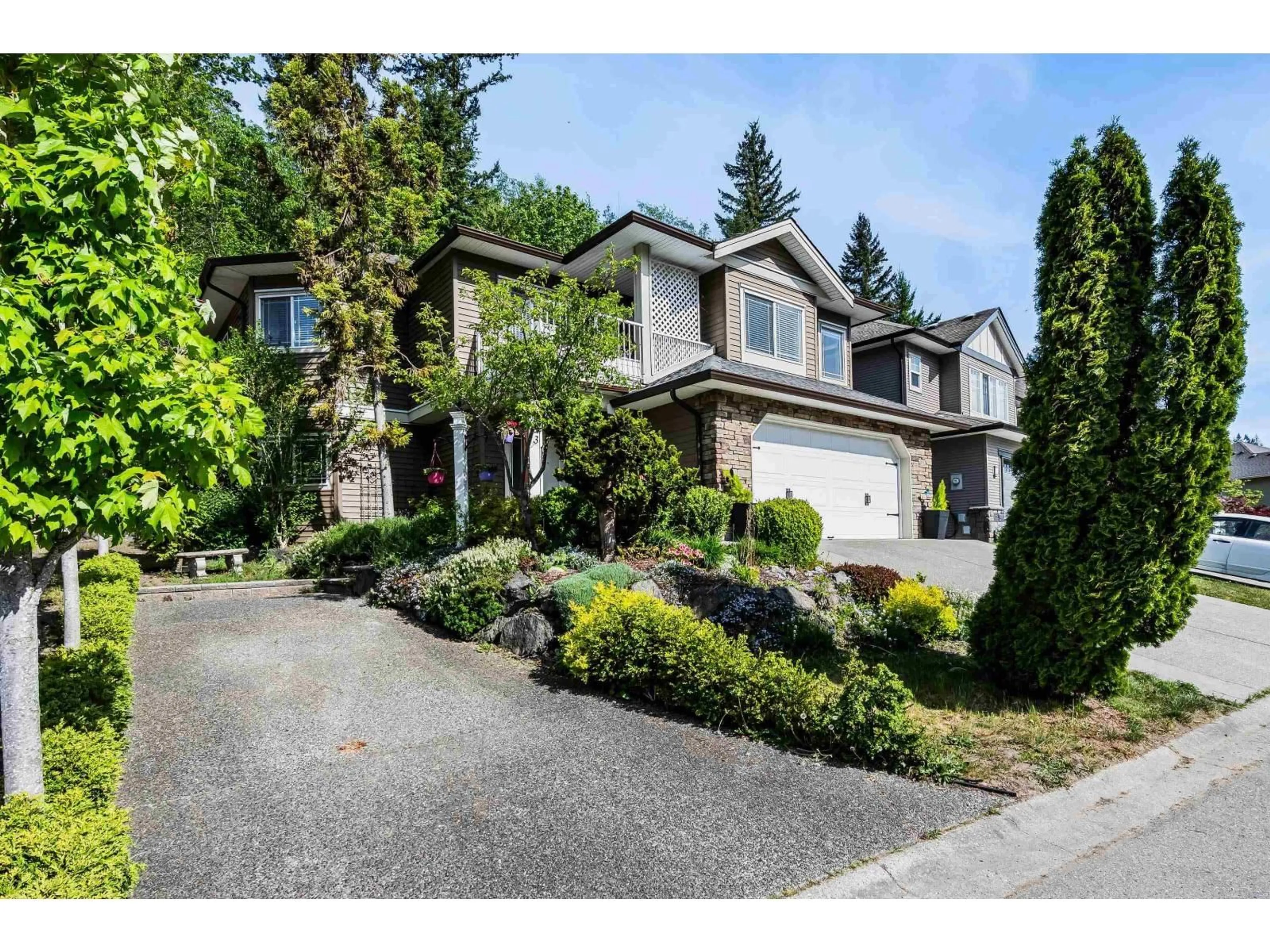 A pic from outside/outdoor area/front of a property/back of a property/a pic from drone, street for 33 - 45957 SHERWOOD DRIVE, Chilliwack British Columbia V2R5Y2