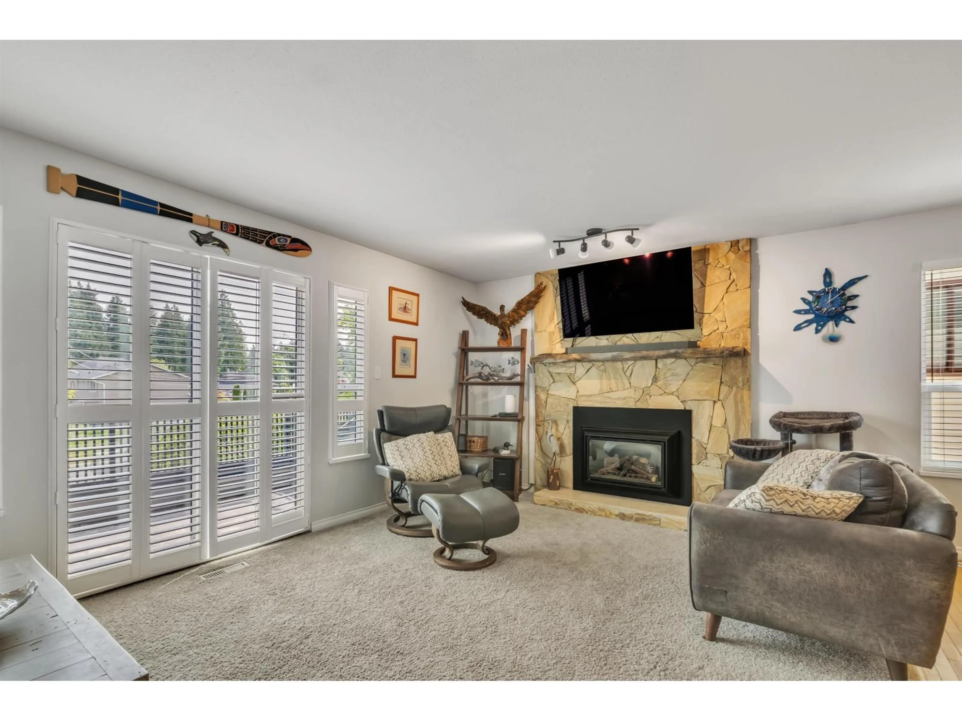 Living room with furniture, unknown for 8983 204 STREET, Langley British Columbia V1M1A9