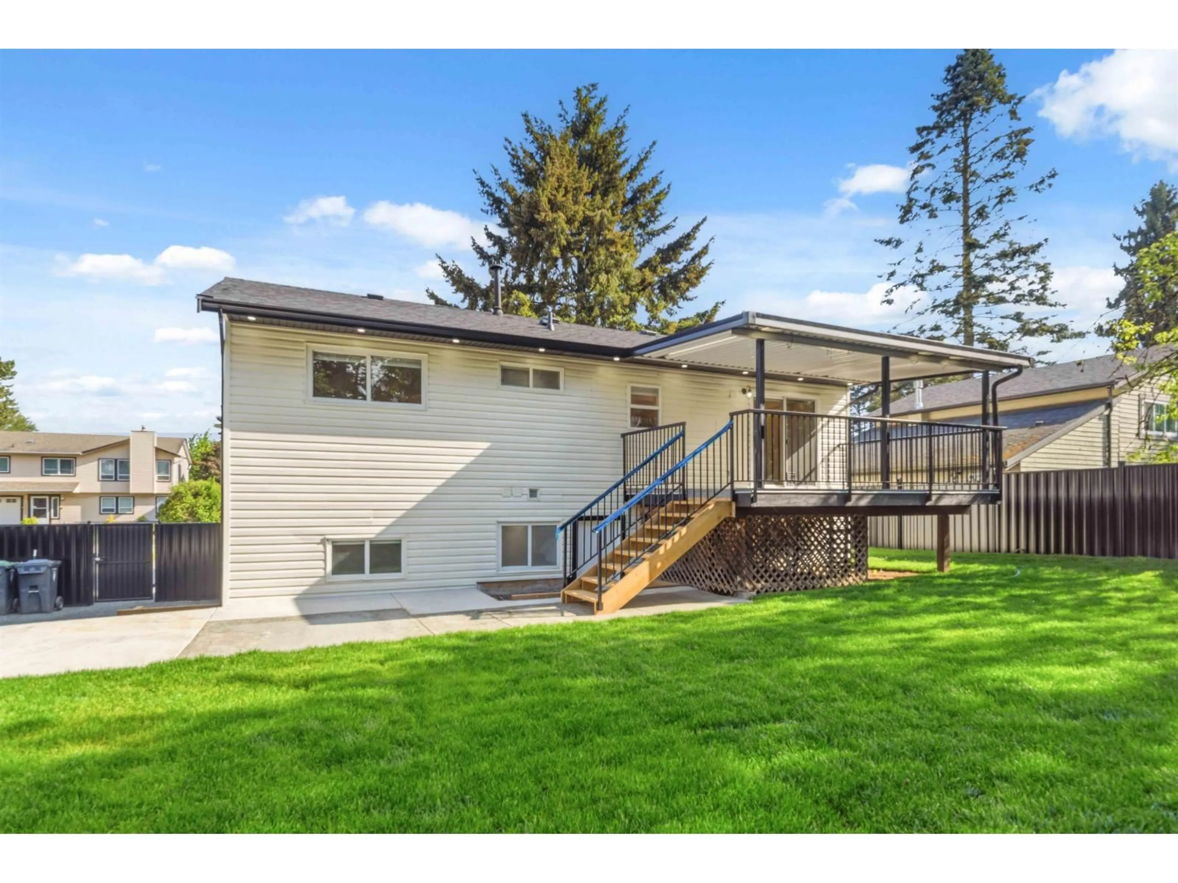A pic from outside/outdoor area/front of a property/back of a property/a pic from drone, unknown for 26842 32A AVENUE, Langley British Columbia V4W3G4