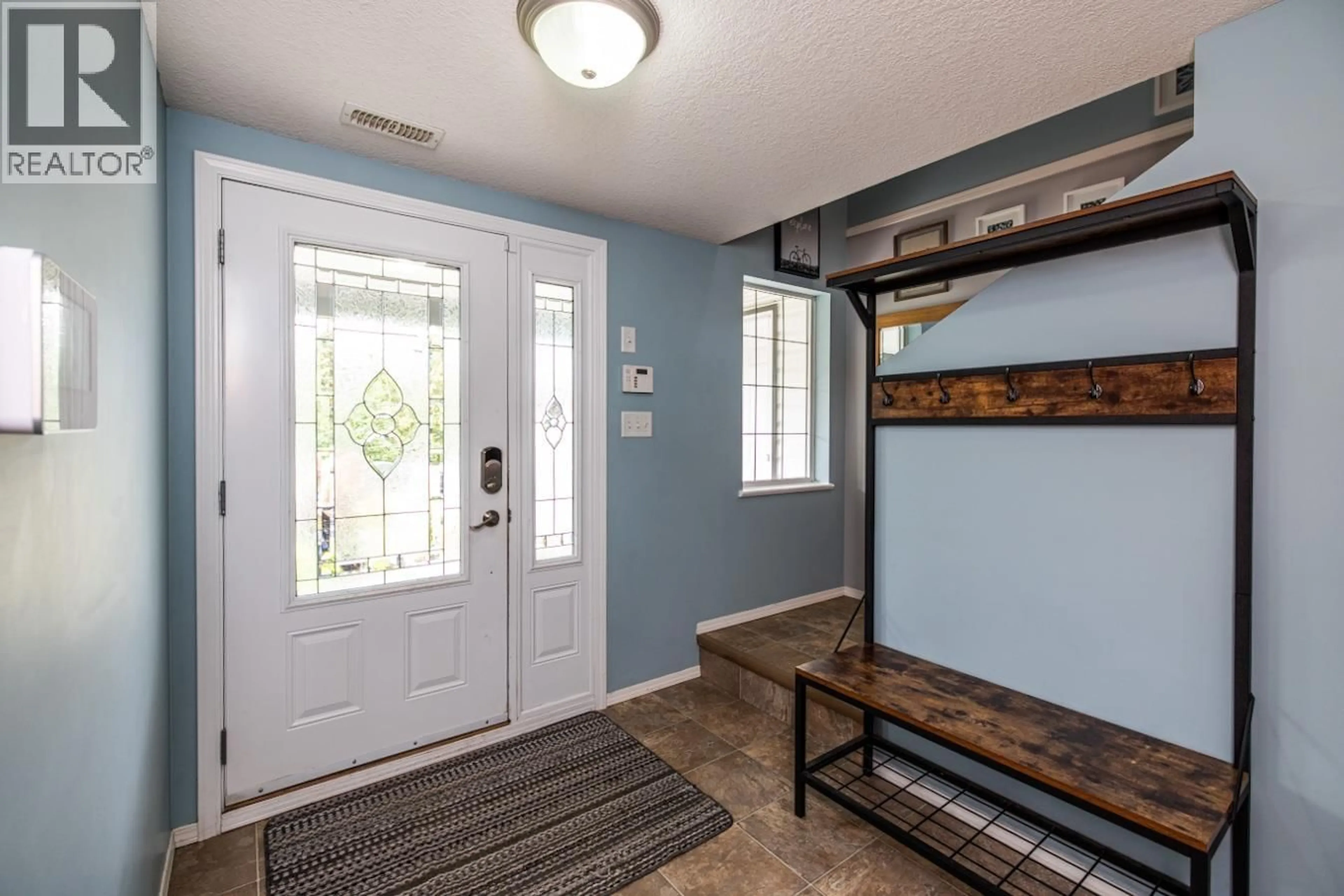 Indoor entryway for 2010 SKYLINE DRIVE, Prince George British Columbia V2K1J4