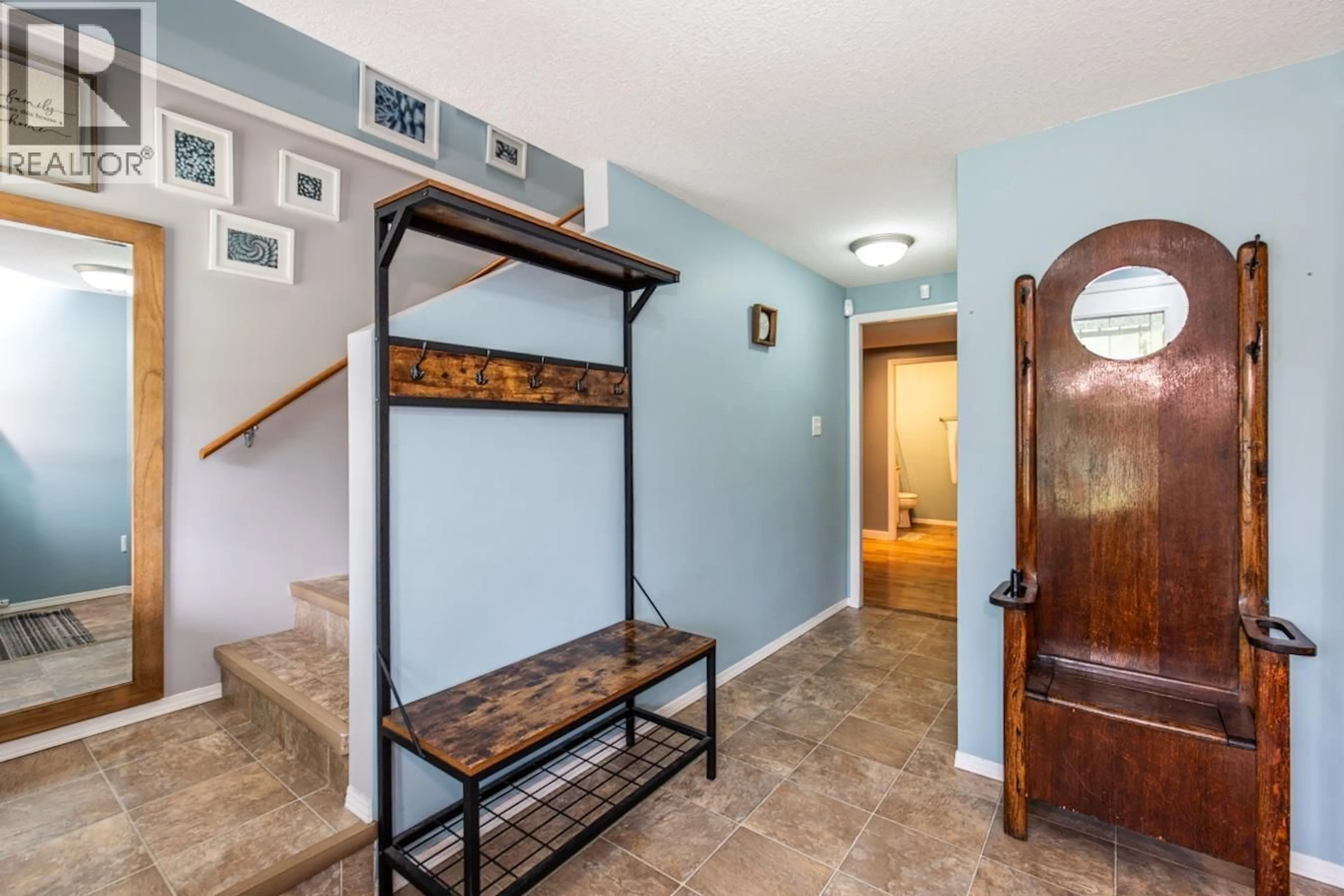 Indoor entryway for 2010 SKYLINE DRIVE, Prince George British Columbia V2K1J4