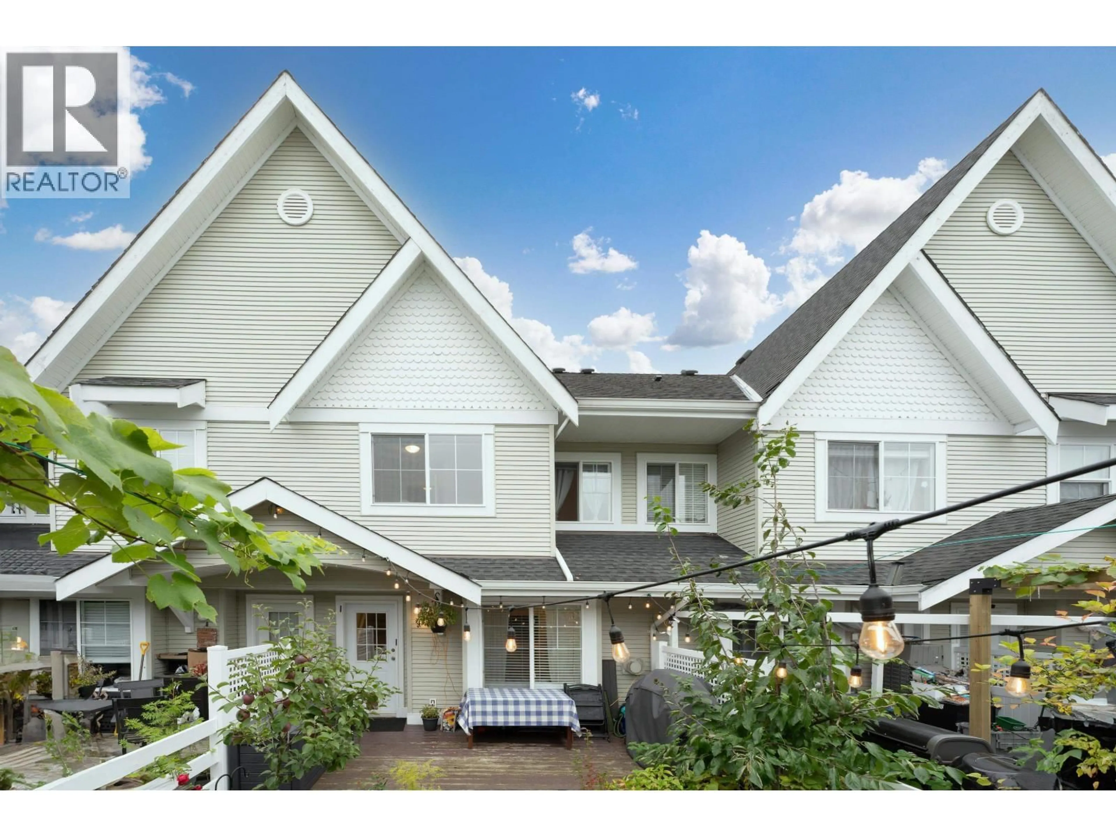 Home with vinyl exterior material, unknown for 15 - 23575 119 AVENUE, Maple Ridge British Columbia V4R2P4