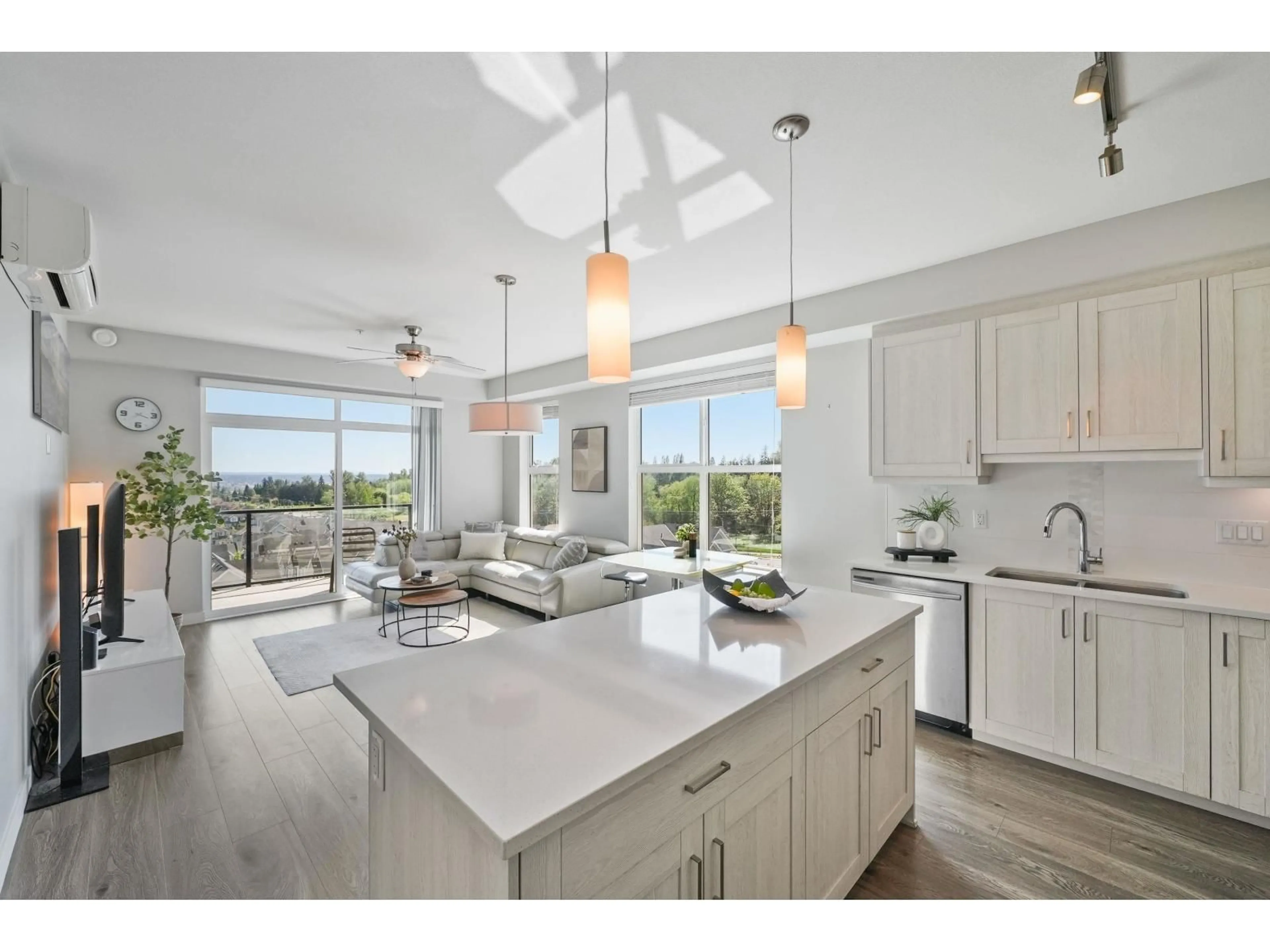 Open concept kitchen, ceramic/tile floor for 508 - 20826 72 AVENUE, Langley British Columbia V2Y0Z9