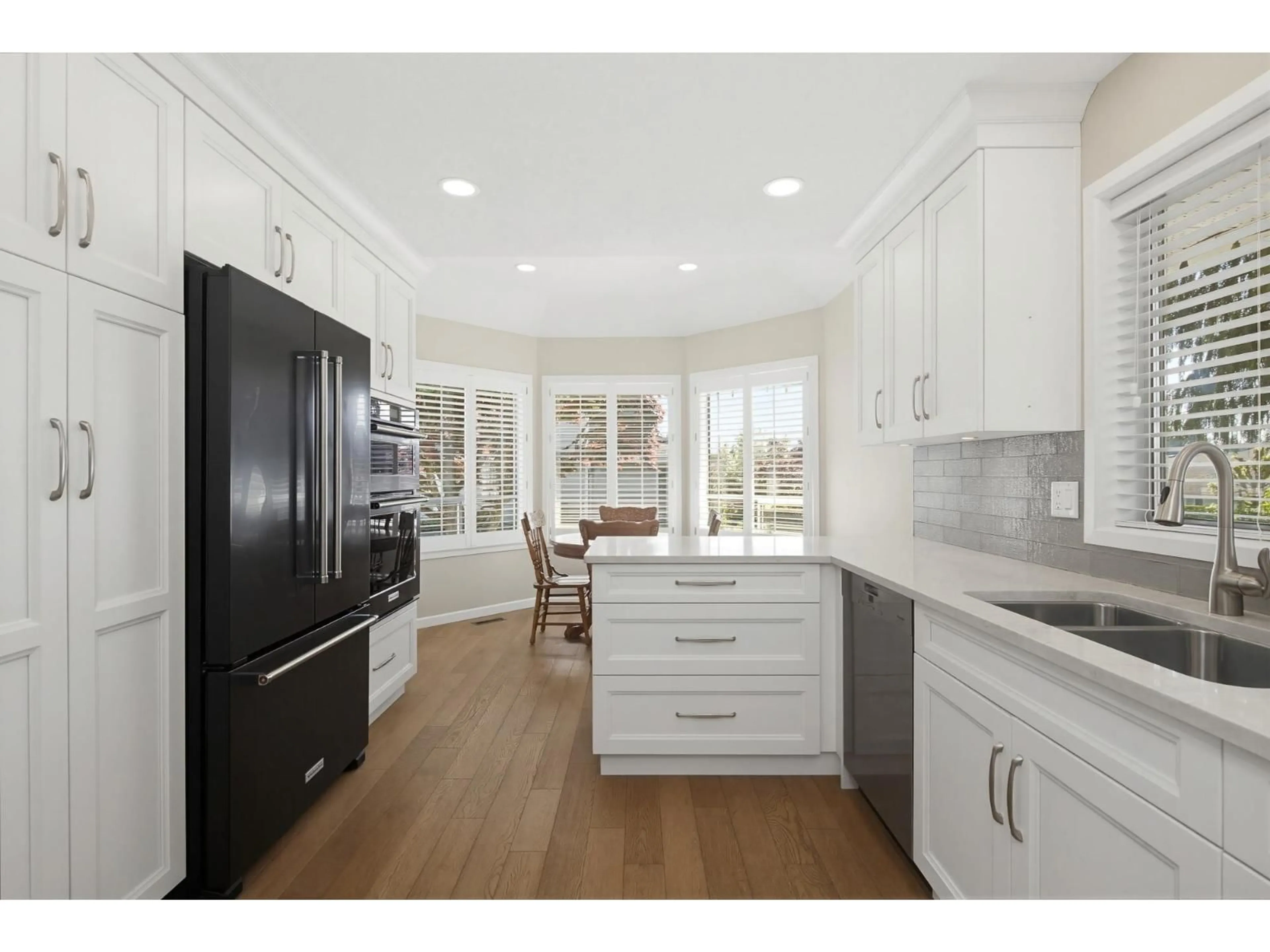 Open concept kitchen, ceramic/tile floor for 1 - 32615 MURRAY AVENUE, Abbotsford British Columbia V2T4T8