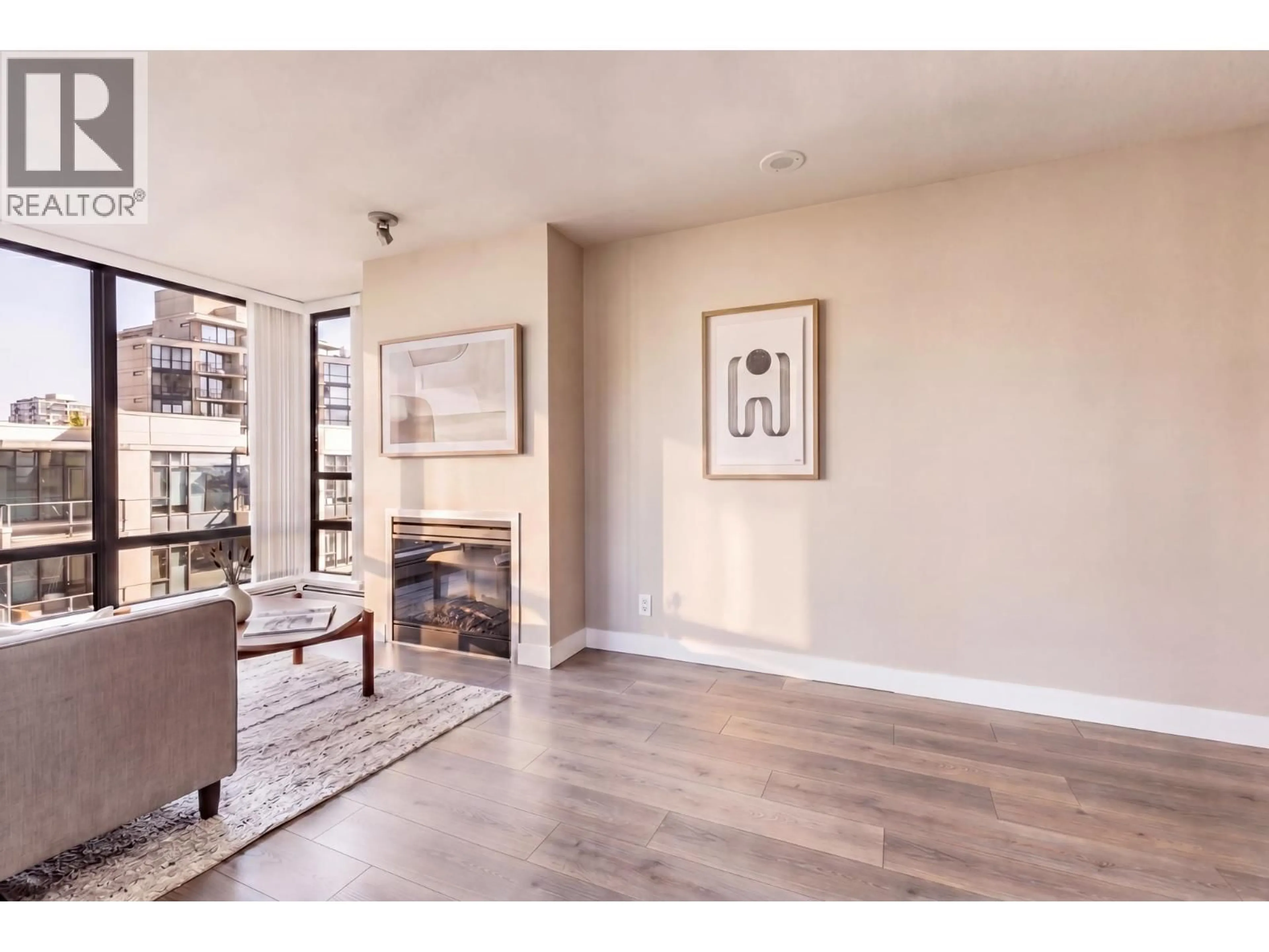 A pic of a room for 807 - 151 2ND STREET, North Vancouver British Columbia V7M3P1