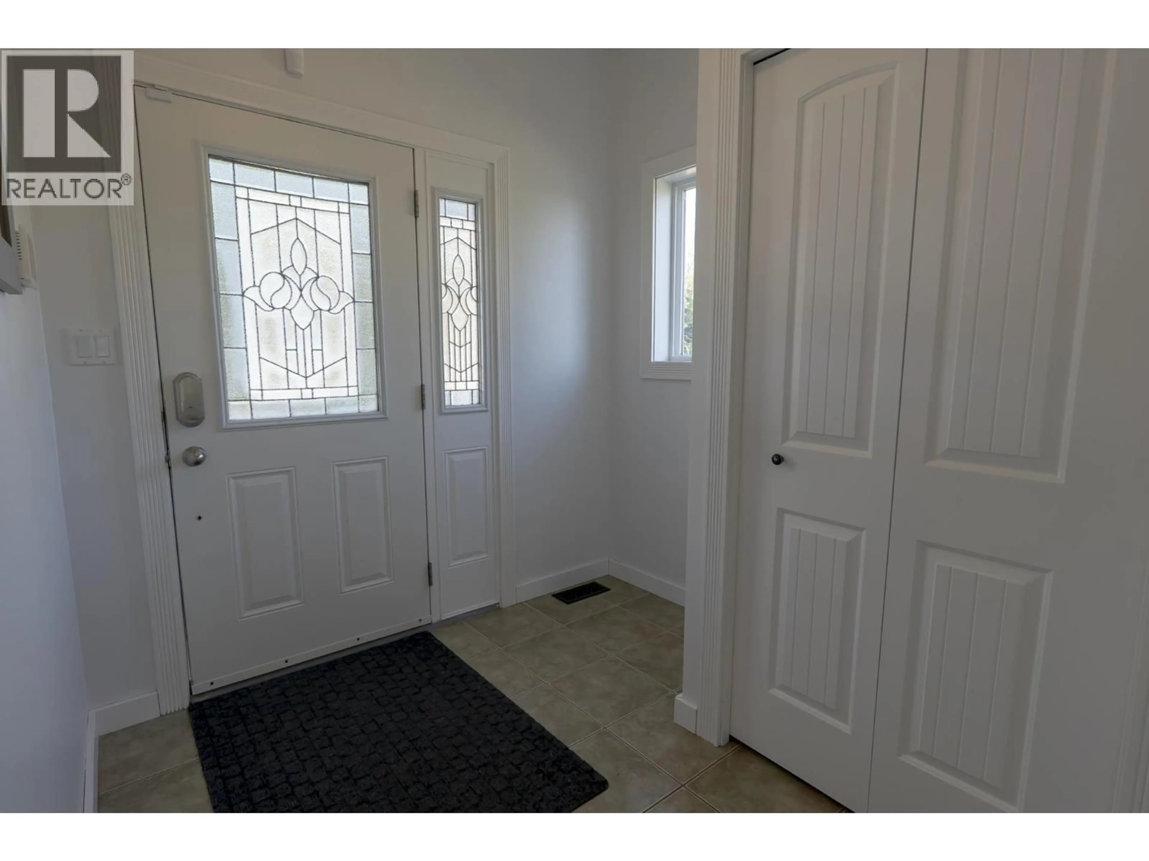 Indoor entryway for 335 6TH STREET, Vanderhoof British Columbia V0J3A0