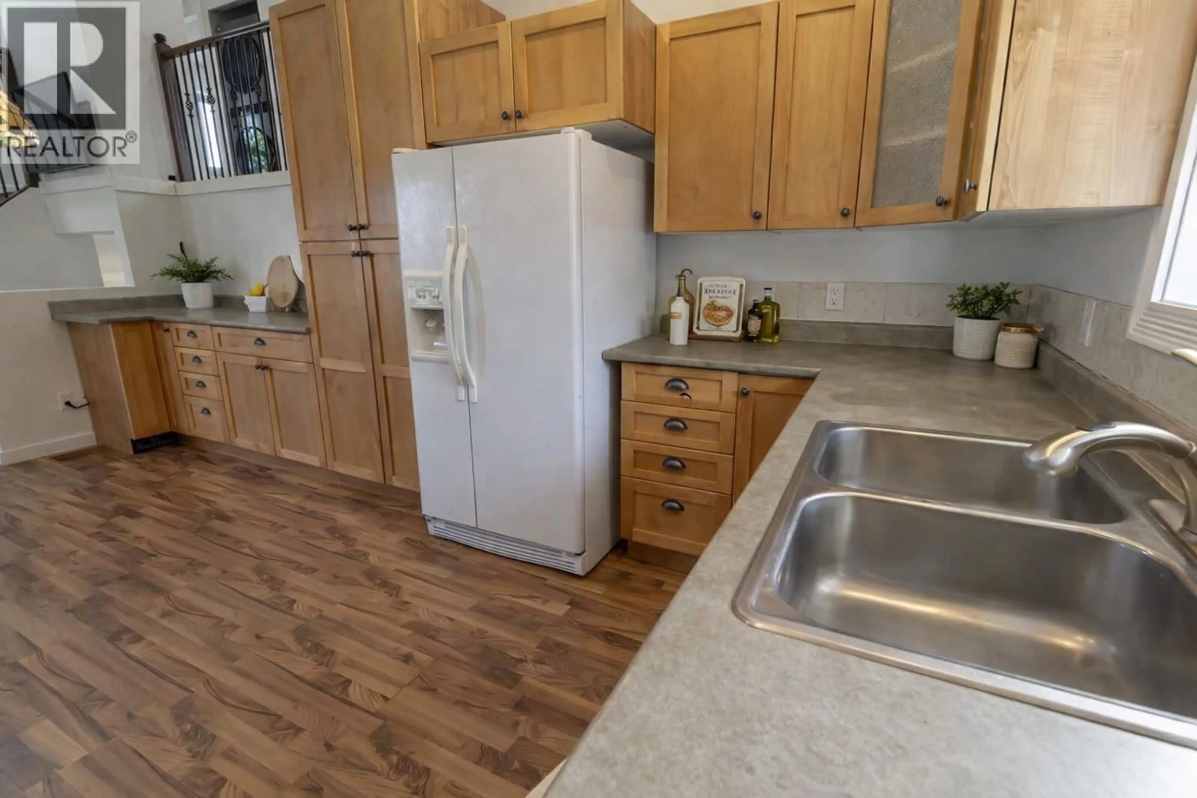 Standard kitchen, unknown for 335 6TH STREET, Vanderhoof British Columbia V0J3A0