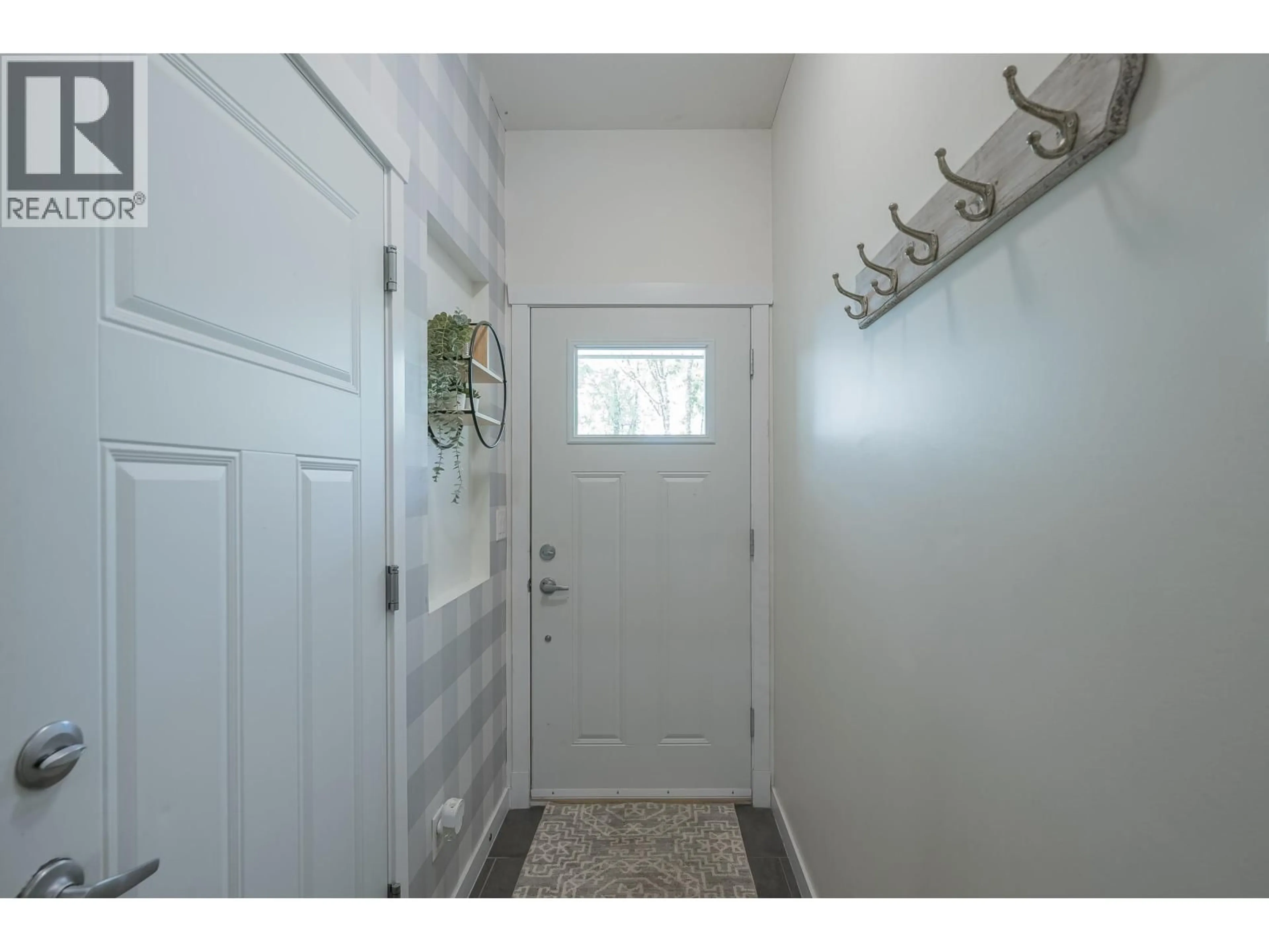 Indoor entryway for 124 - 13819 232 STREET, Maple Ridge British Columbia V4R0C7