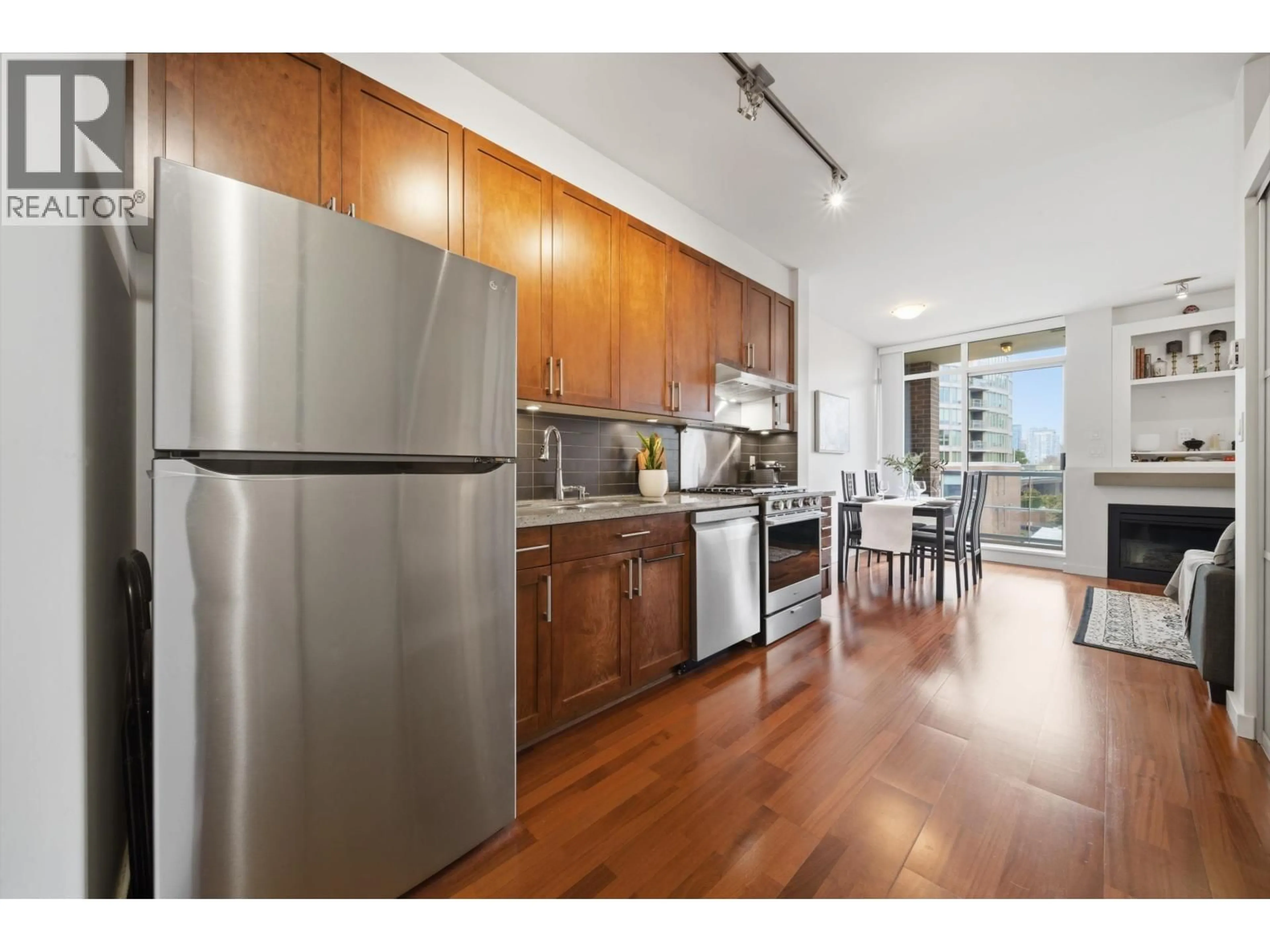 Standard kitchen, wood/laminate floor for 306 - 2055 YUKON STREET, Vancouver British Columbia V5Y4B7