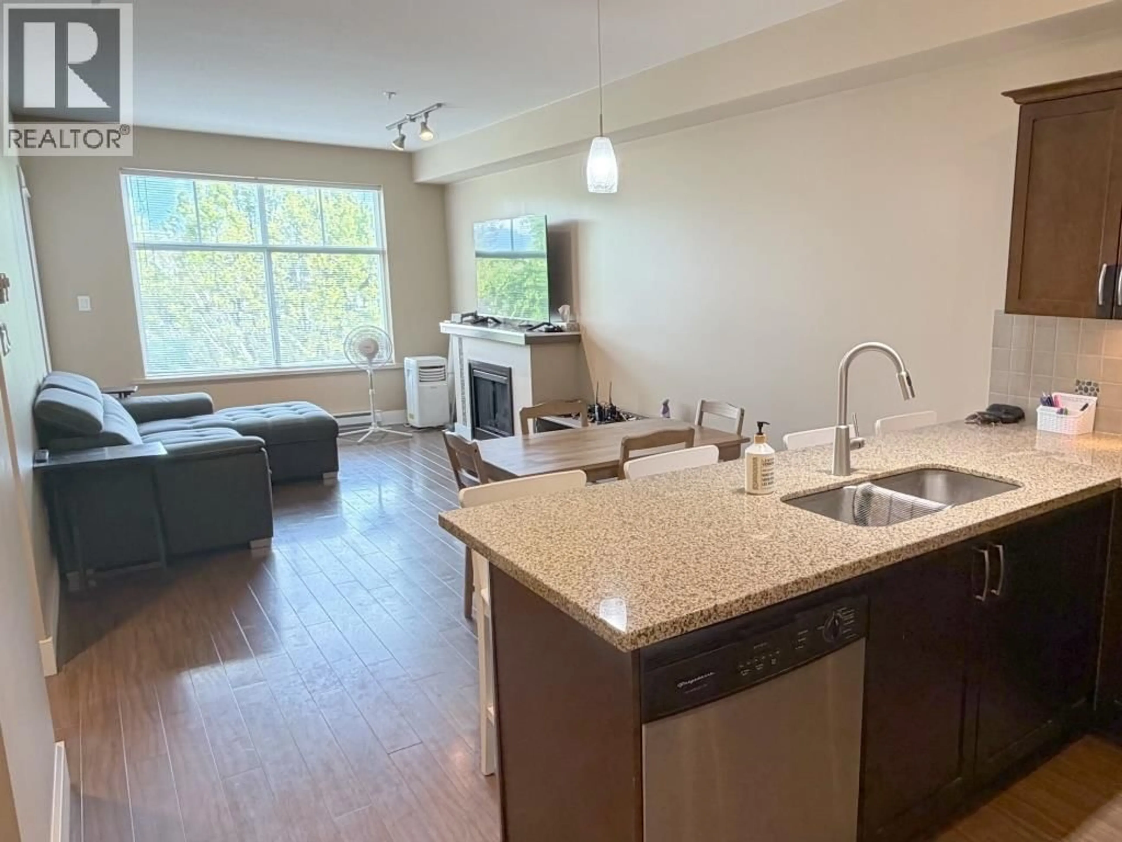 Open concept kitchen, unknown for 319 - 1336 MAIN STREET, Squamish British Columbia V8B0R2