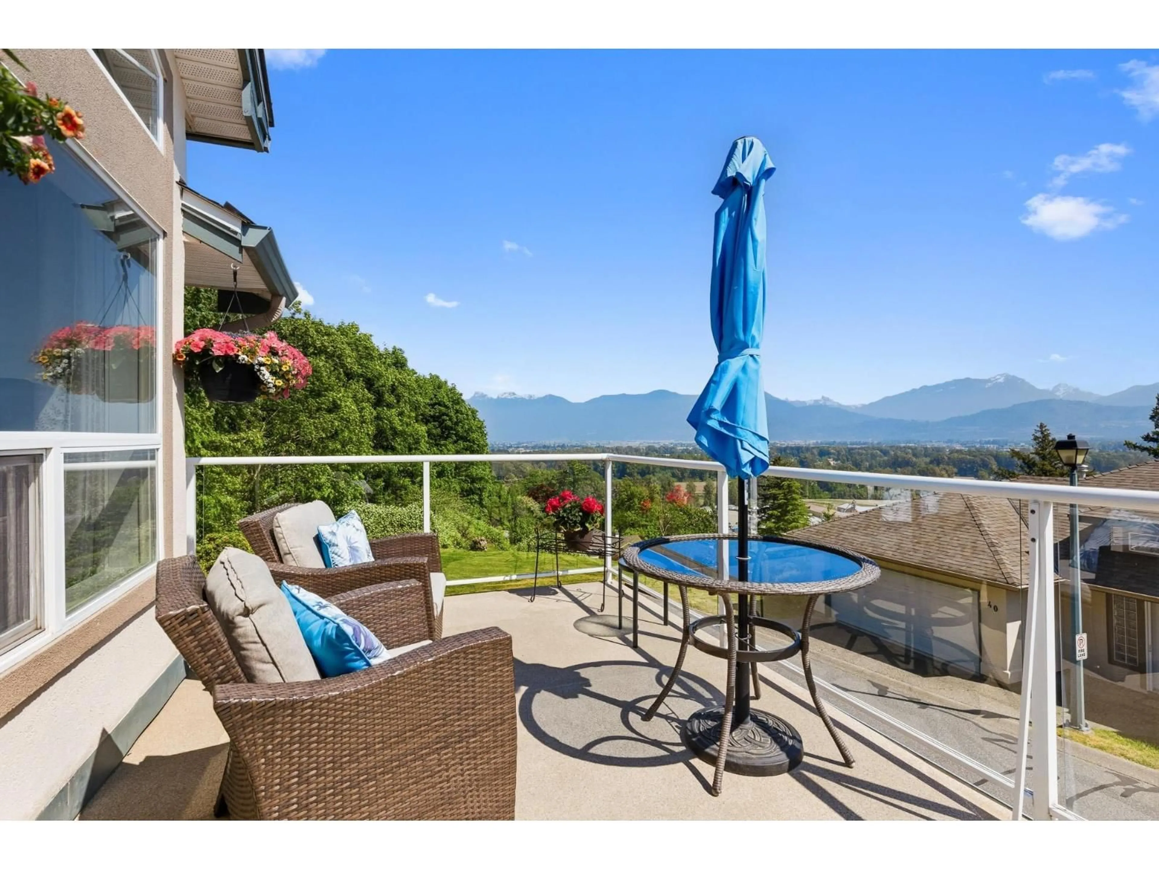 Patio, water/lake/river/ocean view for 46 - 8590 SUNRISE DRIVE, Chilliwack British Columbia V2R3Z4