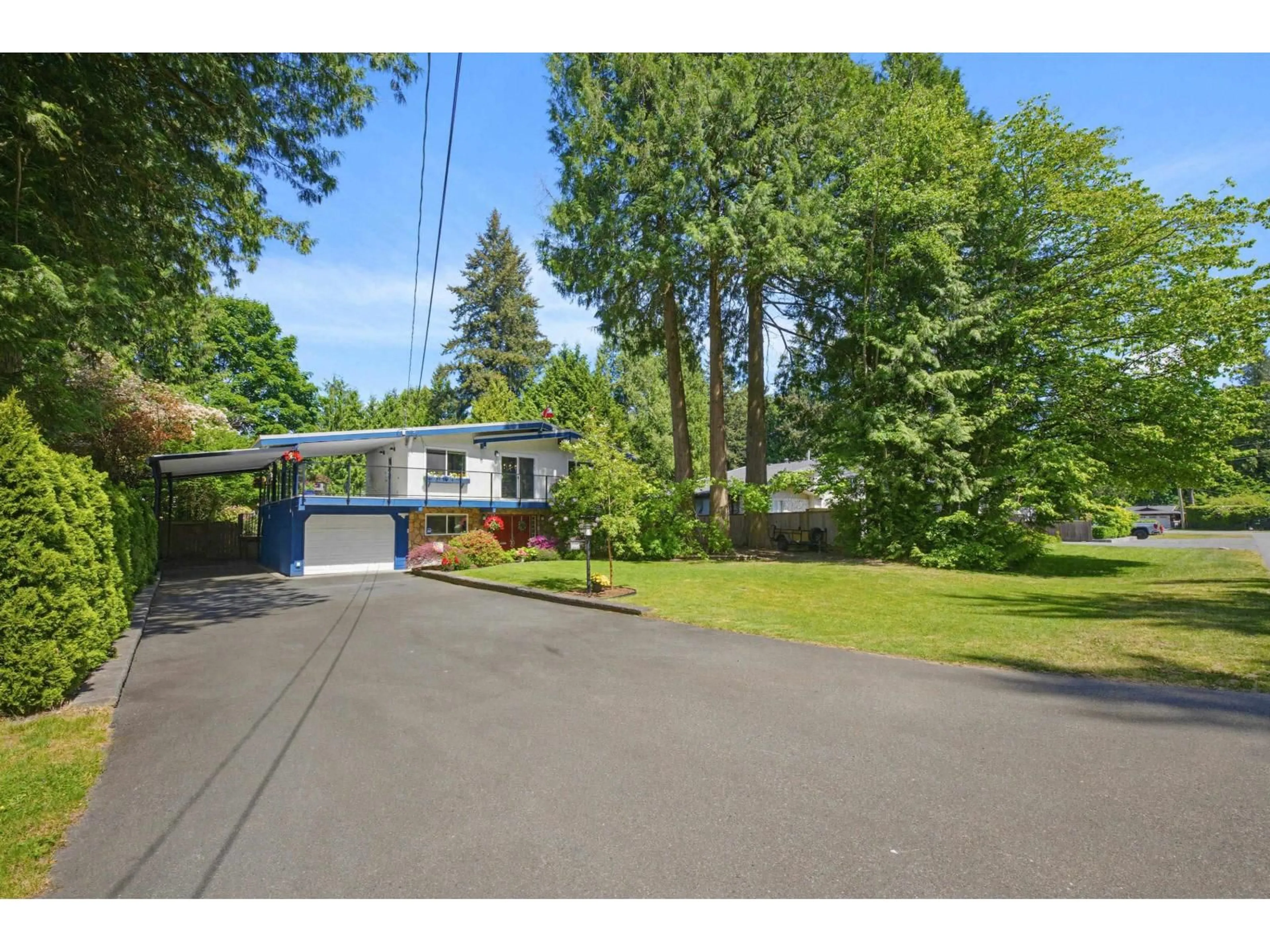 A pic from outside/outdoor area/front of a property/back of a property/a pic from drone, street for 19905 43A AVENUE, Langley British Columbia V3A3C3