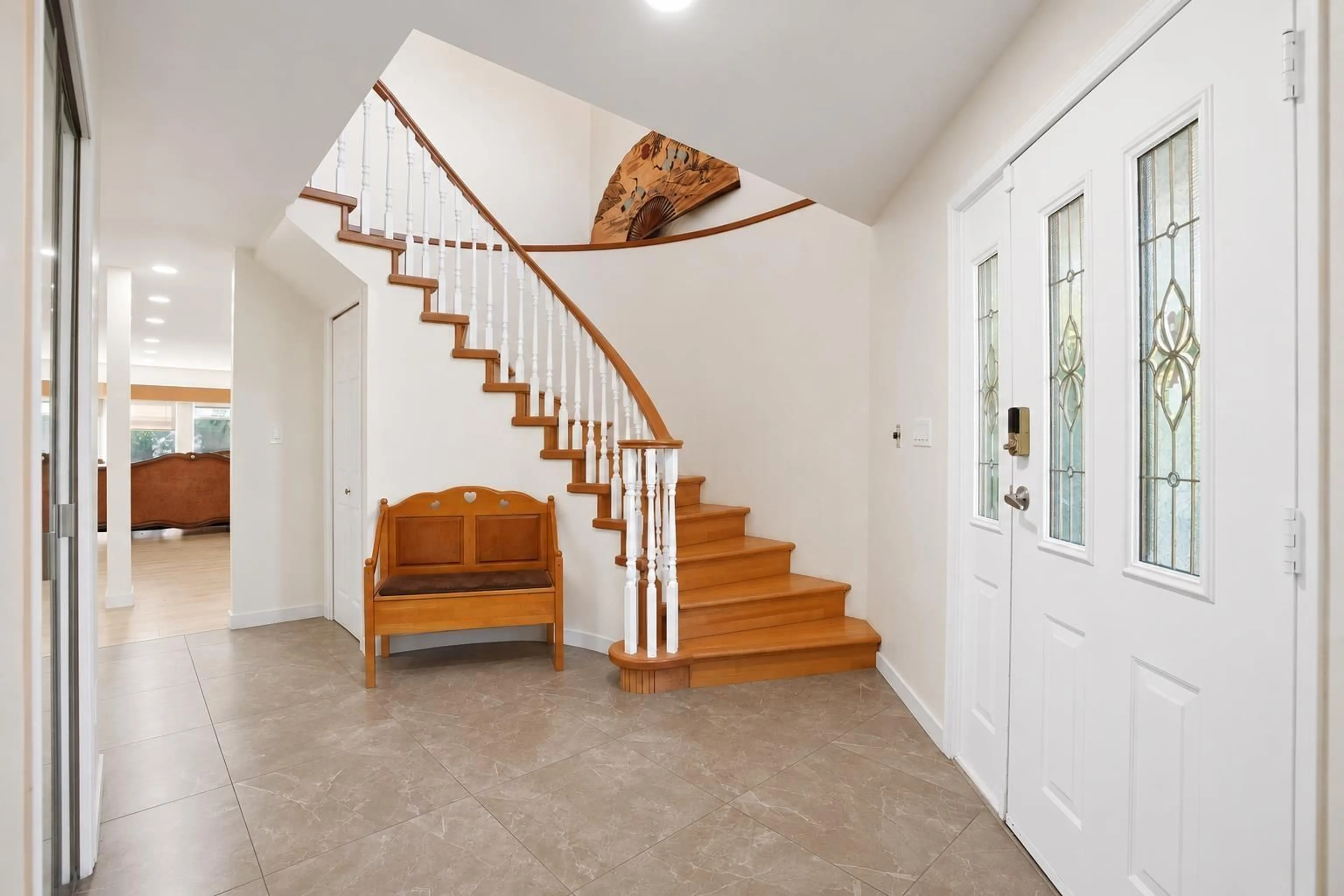 Indoor foyer for 11142 85A AVENUE, Delta British Columbia V4C7C8