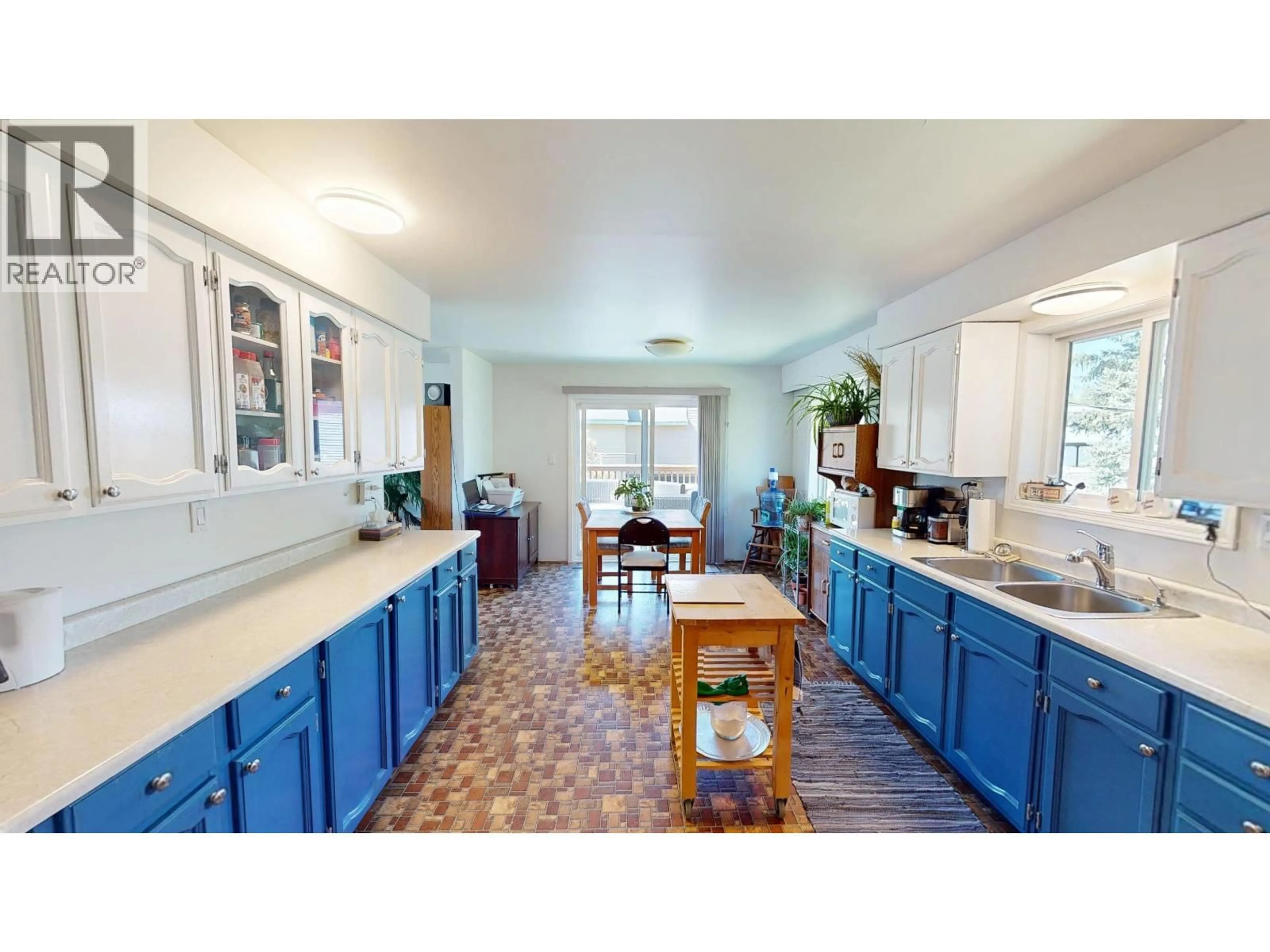 Open concept kitchen, ceramic/tile floor for 1890 BIRCH AVENUE, Quesnel British Columbia V2J3Y4