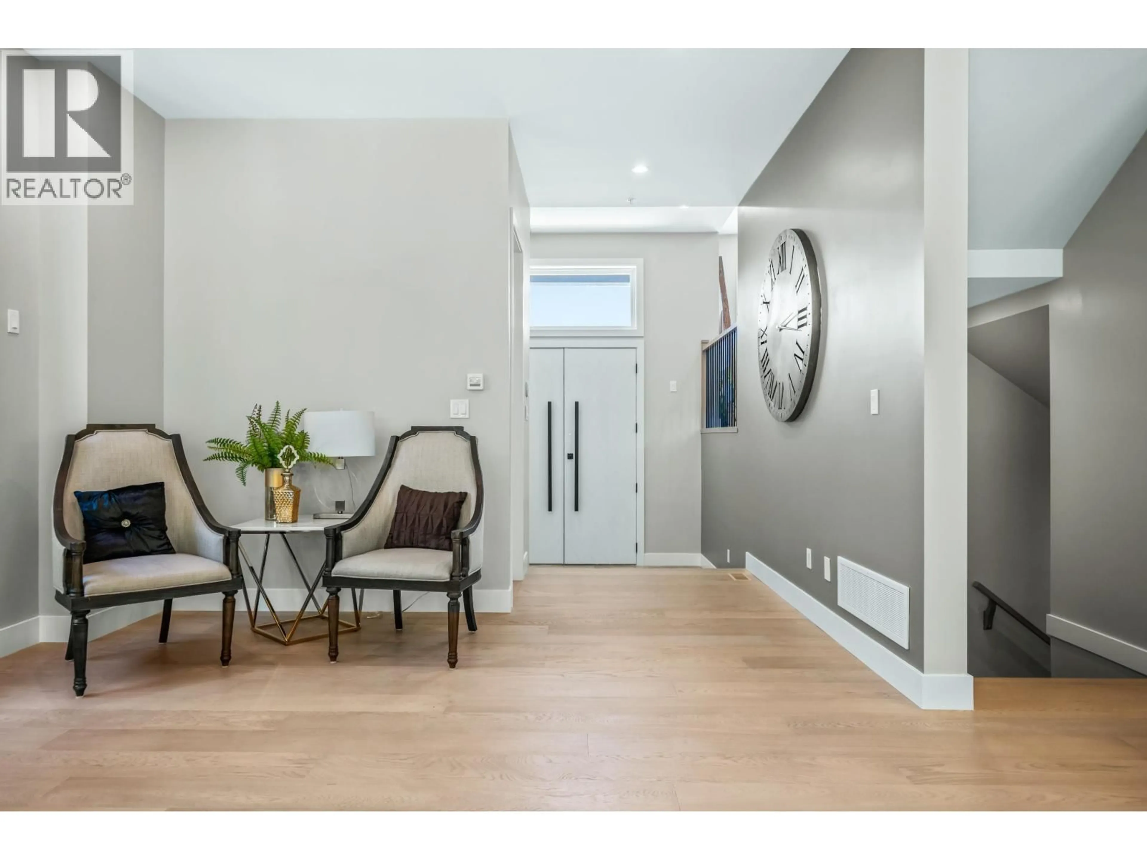 Indoor entryway for 24461 JENEWEIN DRIVE, Maple Ridge British Columbia V2W1H8