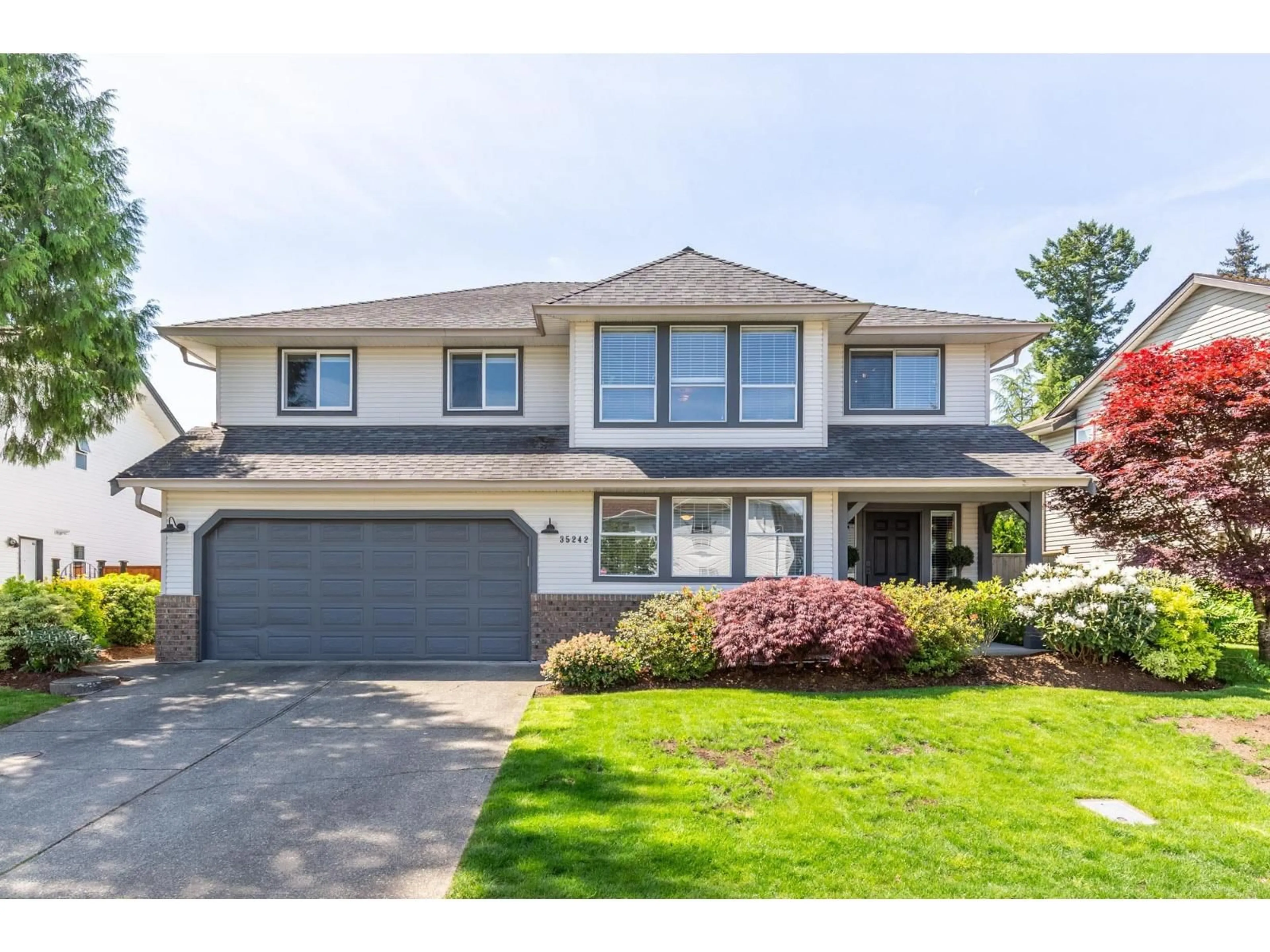 Home with vinyl exterior material, street for 35242 CORBETT PLACE, Abbotsford British Columbia V3G1K1
