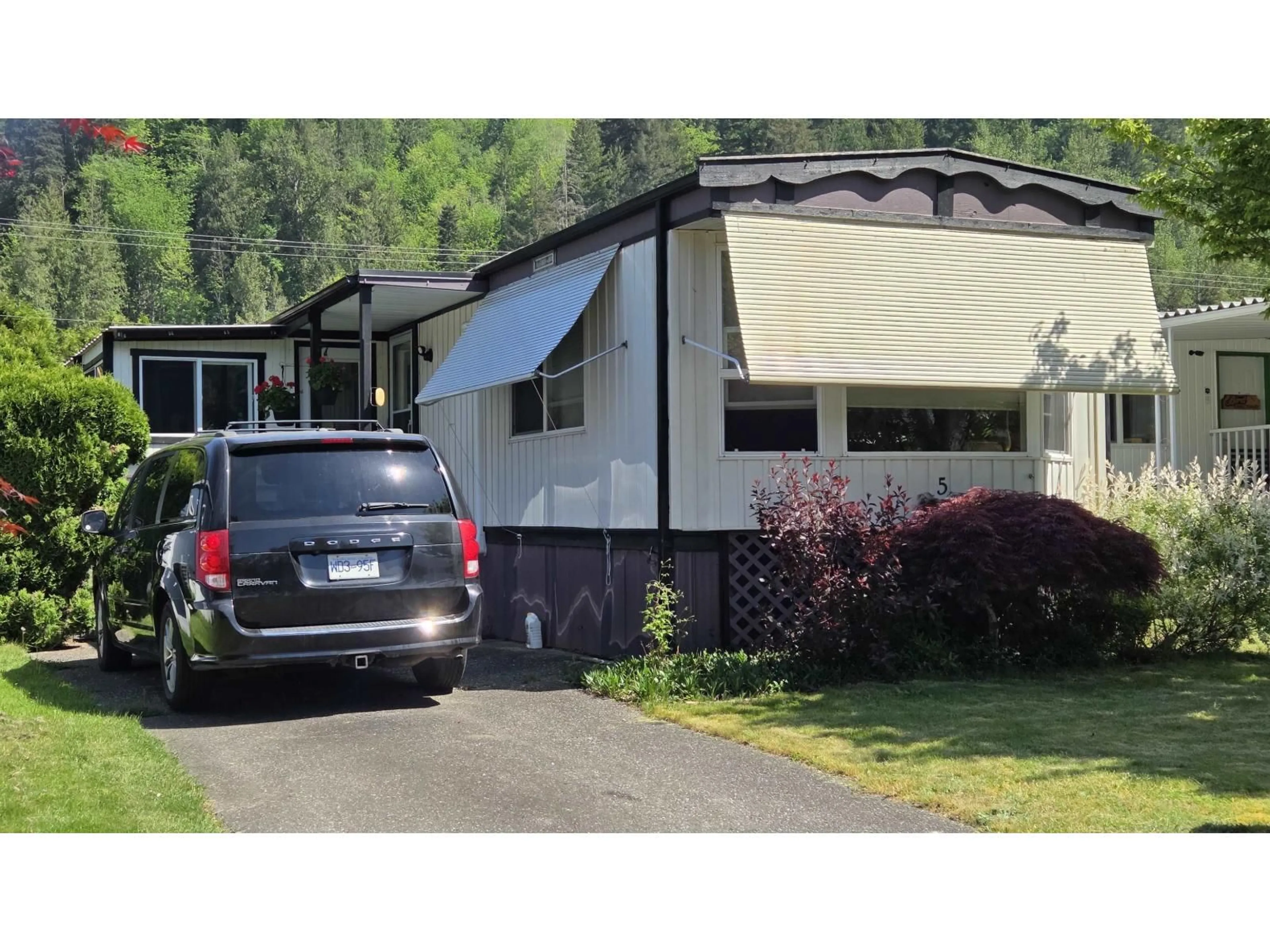 Home with vinyl exterior material, mountain view for 5 - 46484 CHILLIWACK LAKE ROAD, Chilliwack British Columbia V2R3R7