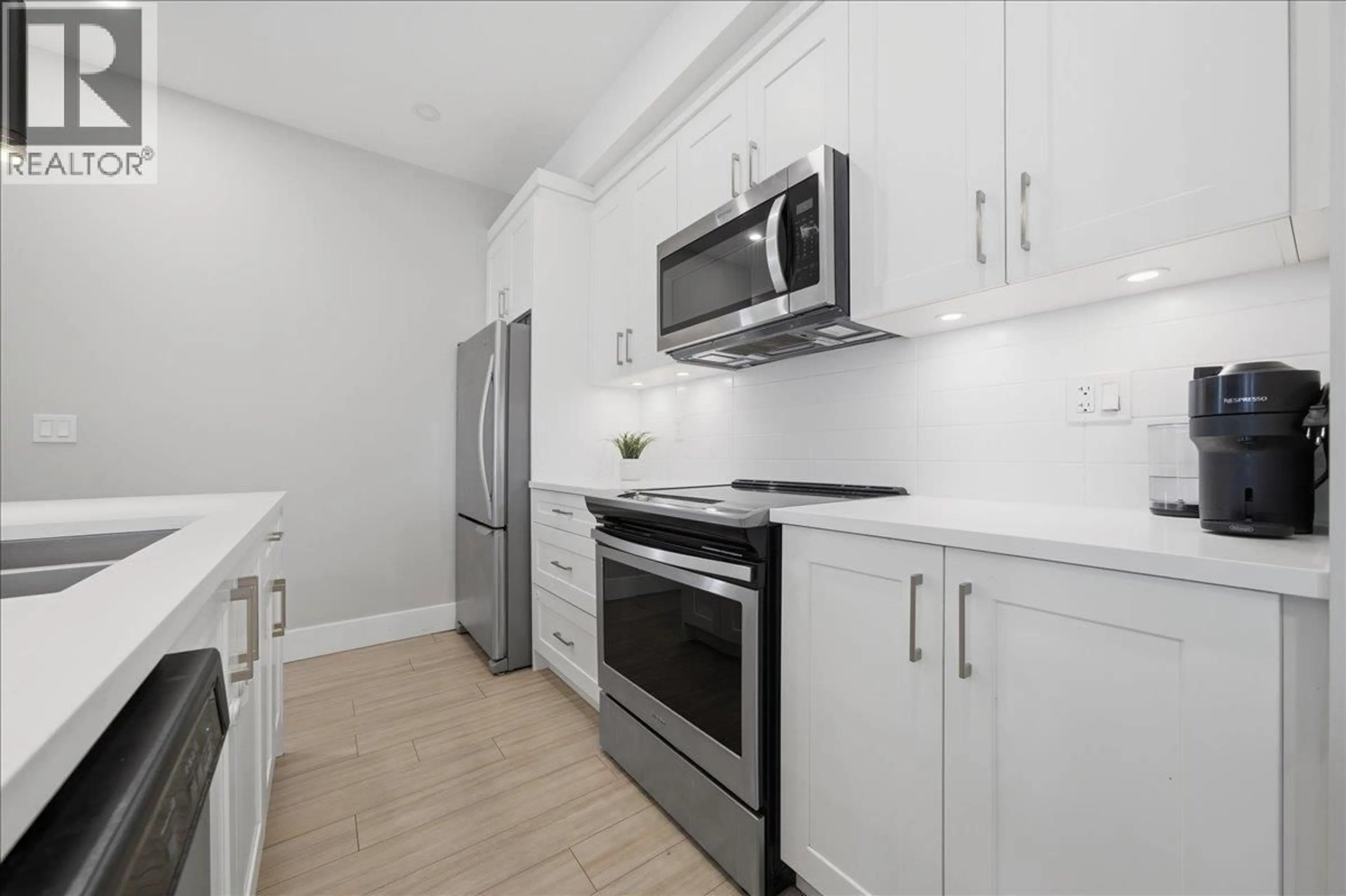 Standard kitchen, unknown for 506 - 22335 MCINTOSH AVENUE, Maple Ridge British Columbia V2X3C2