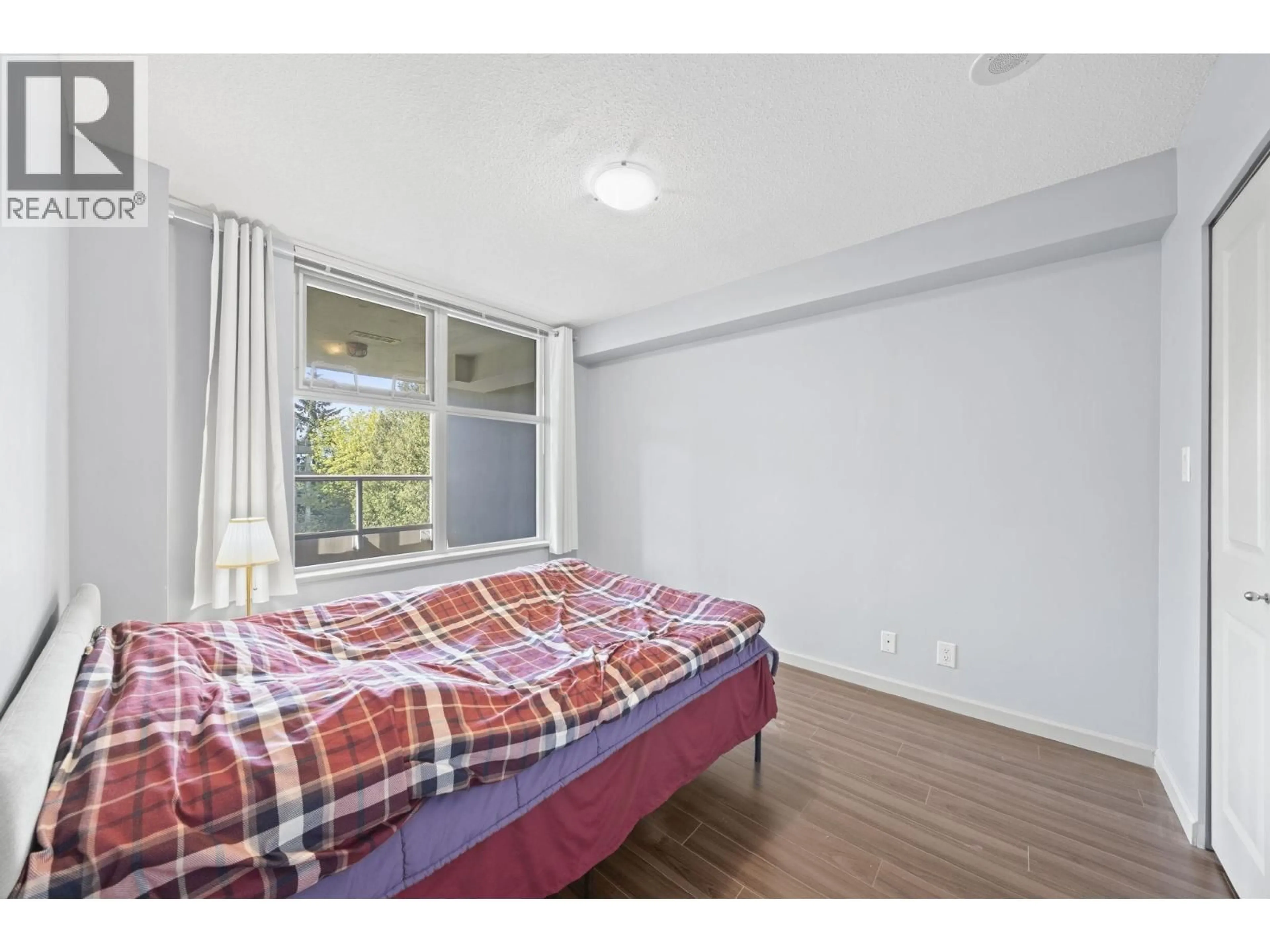 Bedroom with bed, unknown for 605 - 9262 UNIVERSITY CRESCENT, Burnaby British Columbia V5A0A4