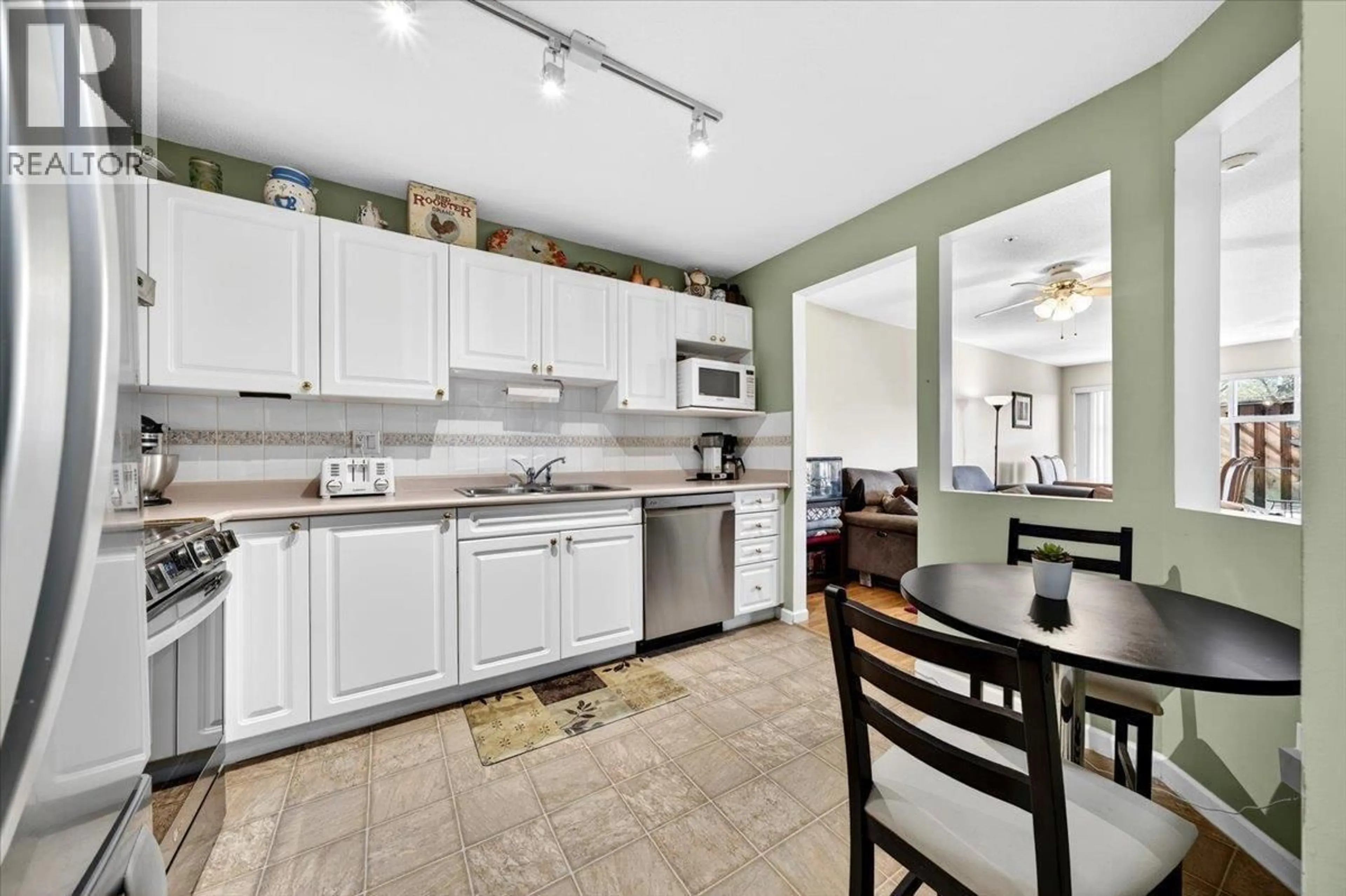 Open concept kitchen, ceramic/tile floor for 122 - 2678 DIXON STREET, Port Coquitlam British Columbia V3C6L7