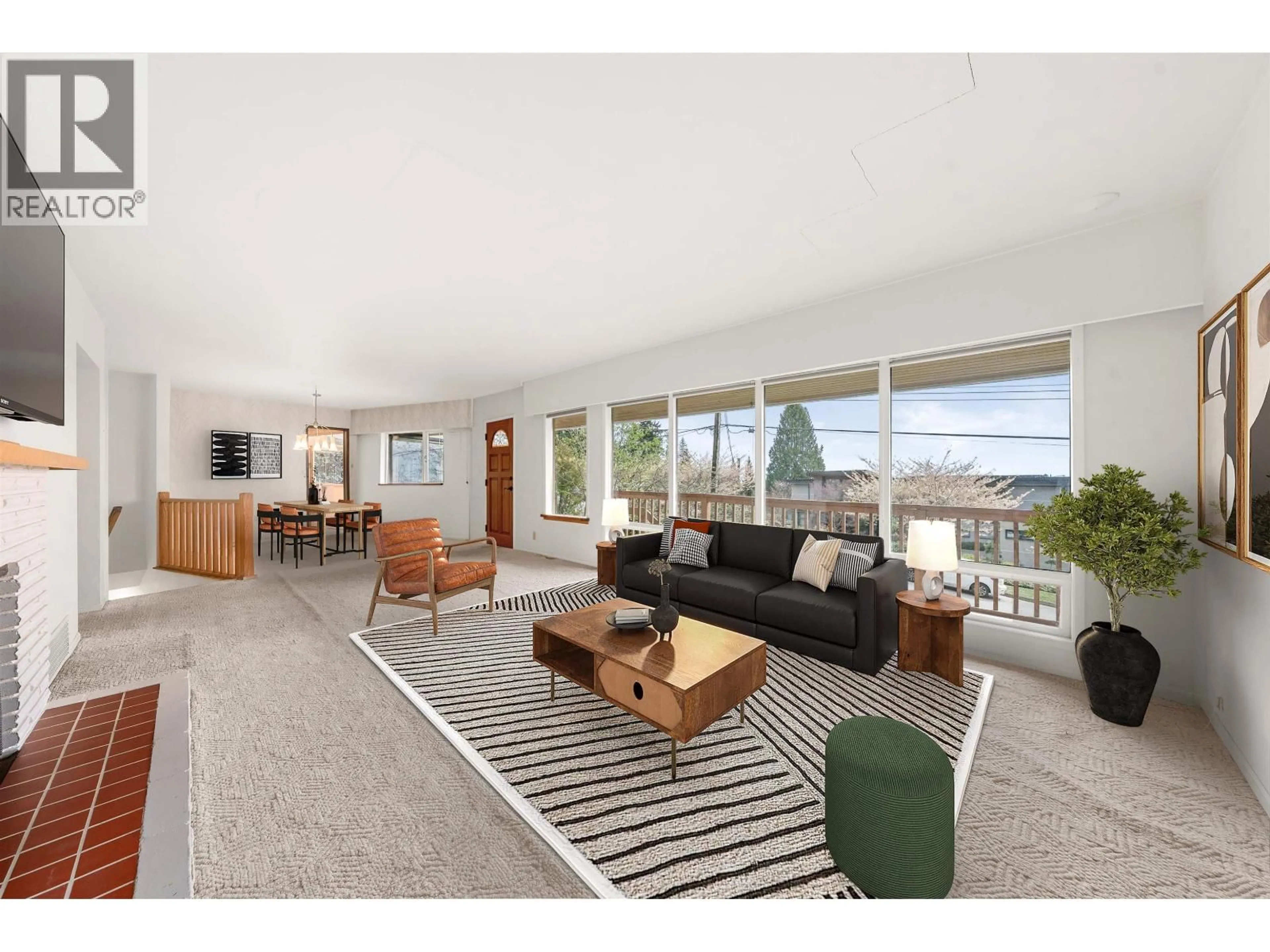 Living room with furniture, unknown for 234 RONDOVAL CRESCENT, North Vancouver British Columbia V7N2W7
