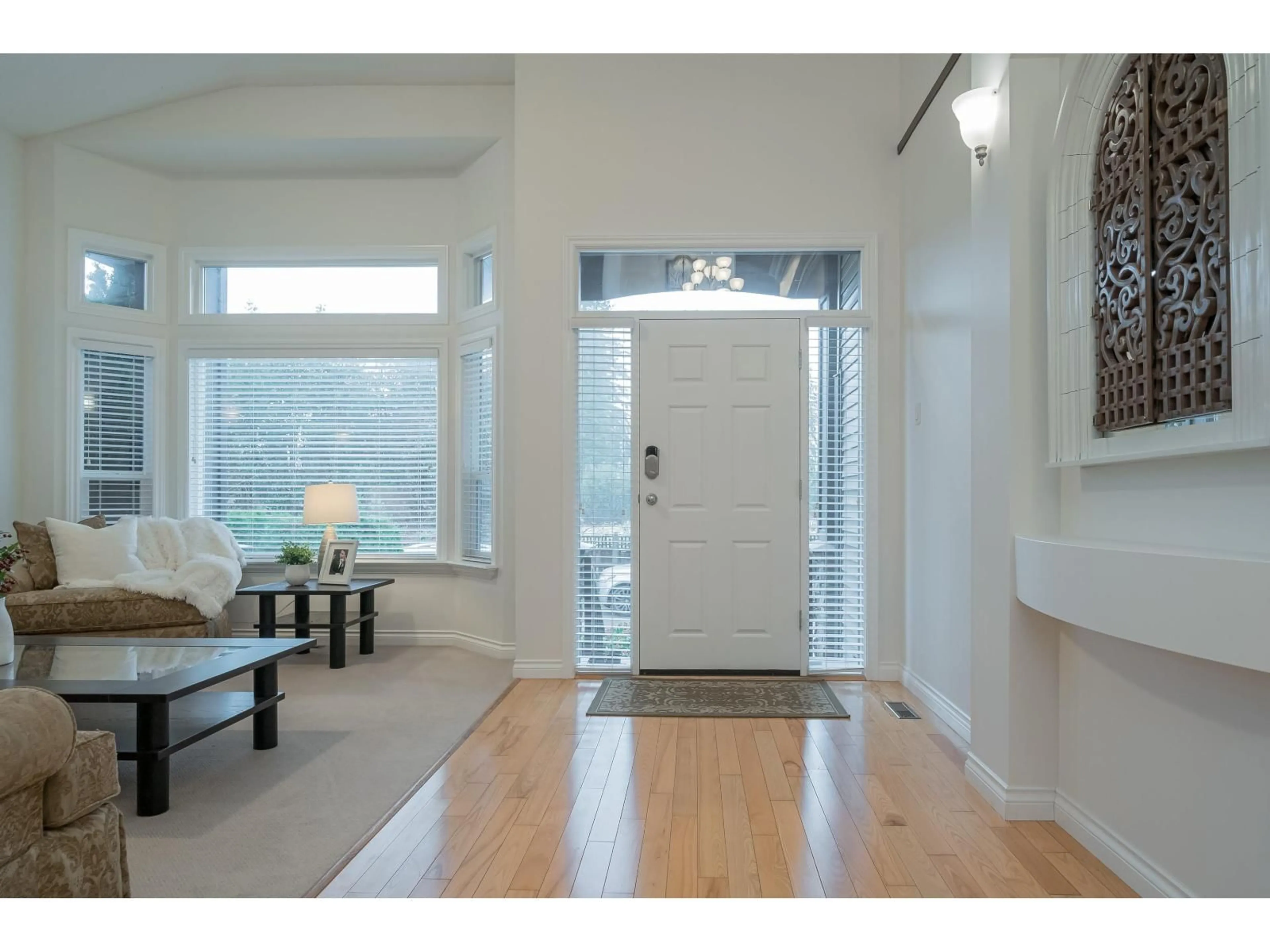 Indoor entryway for 21650 91 AVENUE, Langley British Columbia V1M4C9