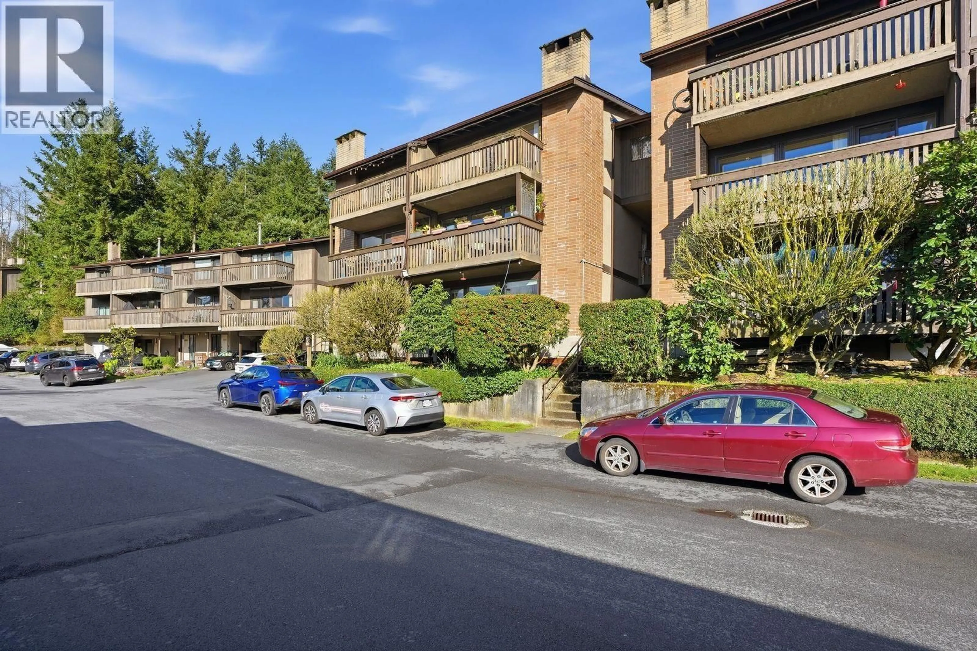 A pic from outside/outdoor area/front of a property/back of a property/a pic from drone, unknown for 1021 OLD LILLOOET ROAD, North Vancouver British Columbia V7J3H6