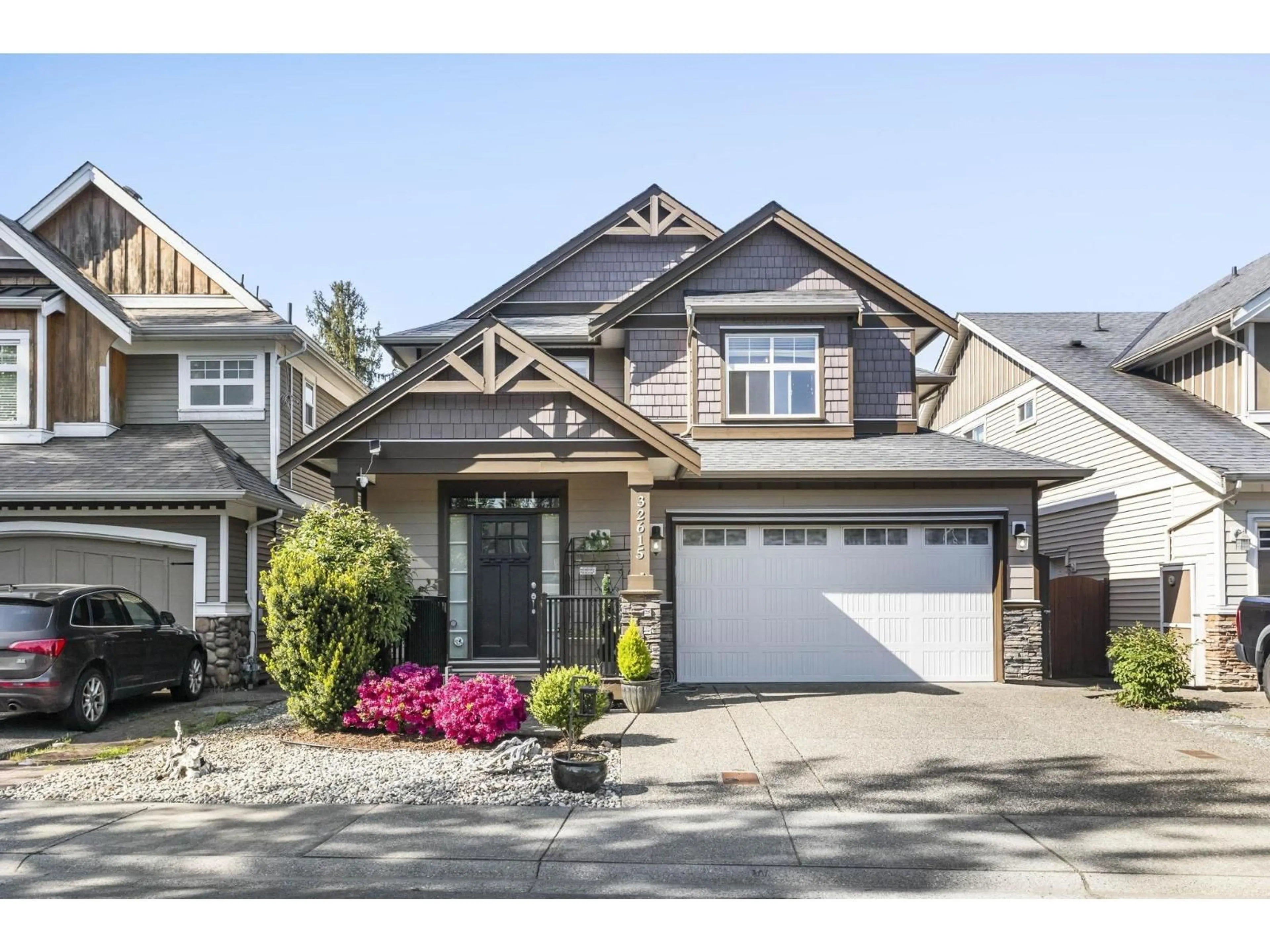 Home with vinyl exterior material, street for 32615 APPLEBY COURT, Mission British Columbia V4S0A4