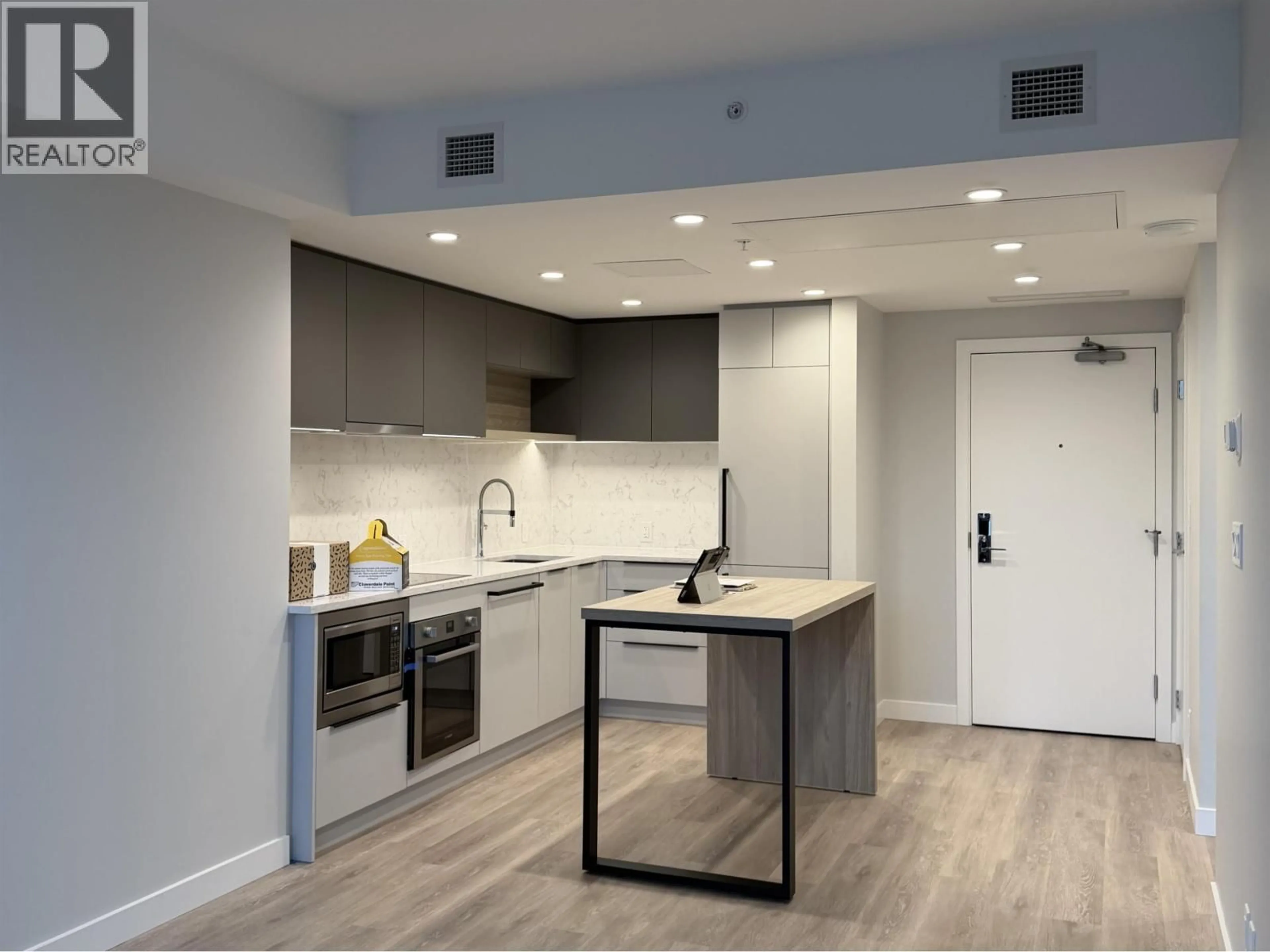 Open concept kitchen, unknown for 1008 - 567 EMERSON STREET, Coquitlam British Columbia V3J0M8
