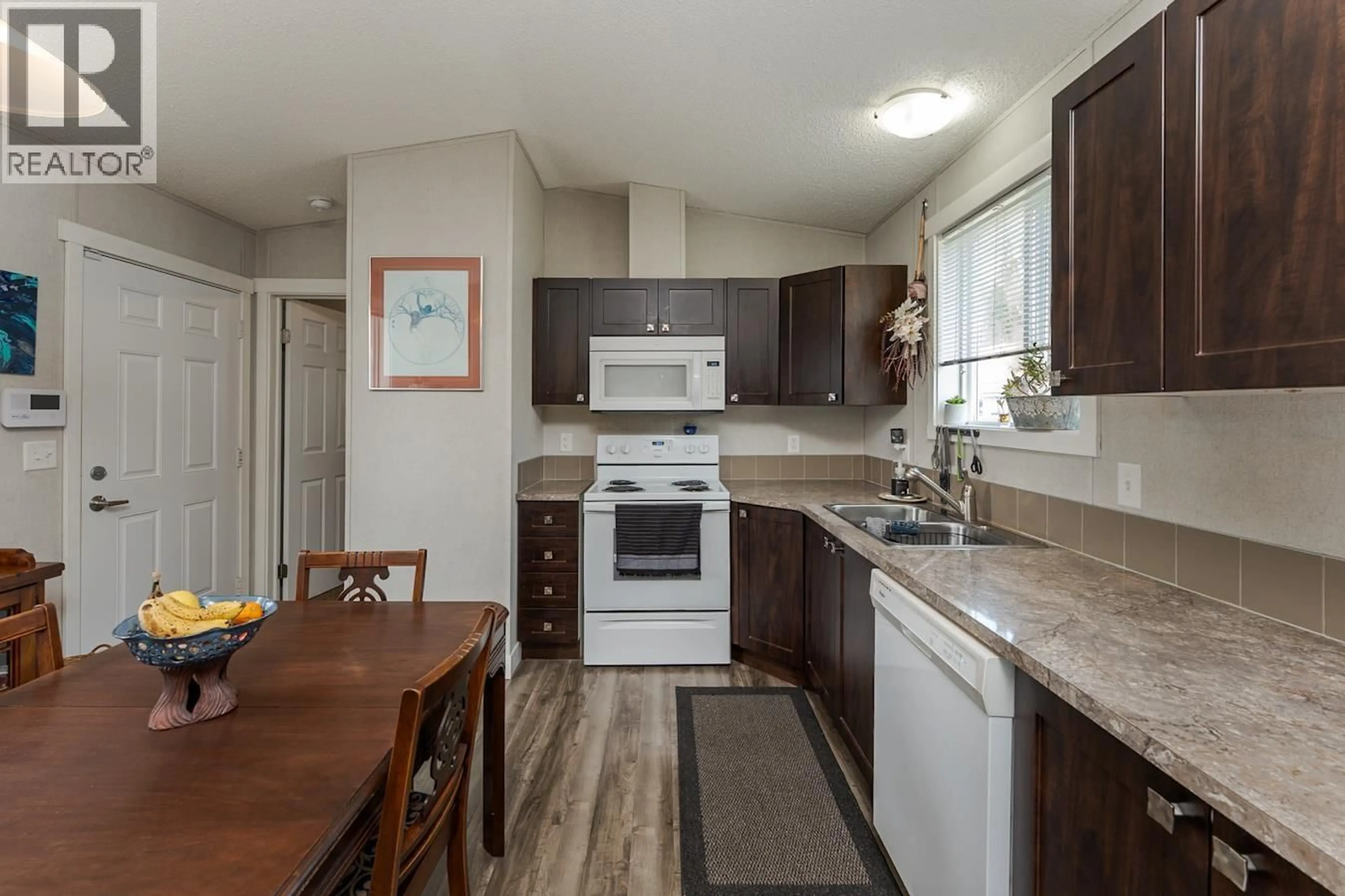 Standard kitchen, unknown for 10 - 5164 HART HIGHWAY, Prince George British Columbia V2K3A1