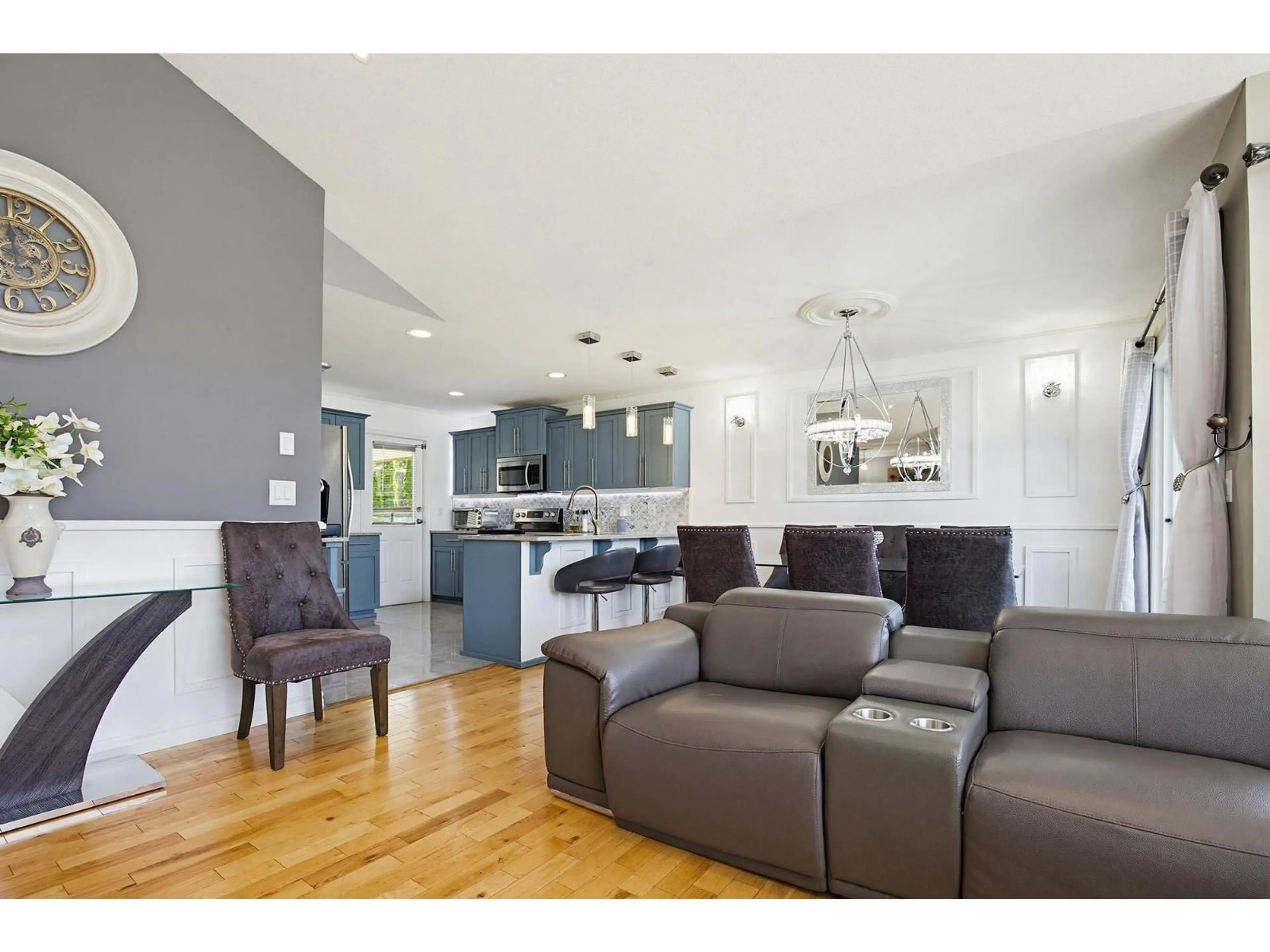 Open concept kitchen, wood/laminate floor for 46082 BRIDLE RIDGE CRESCENT, Chilliwack British Columbia V2R5W3