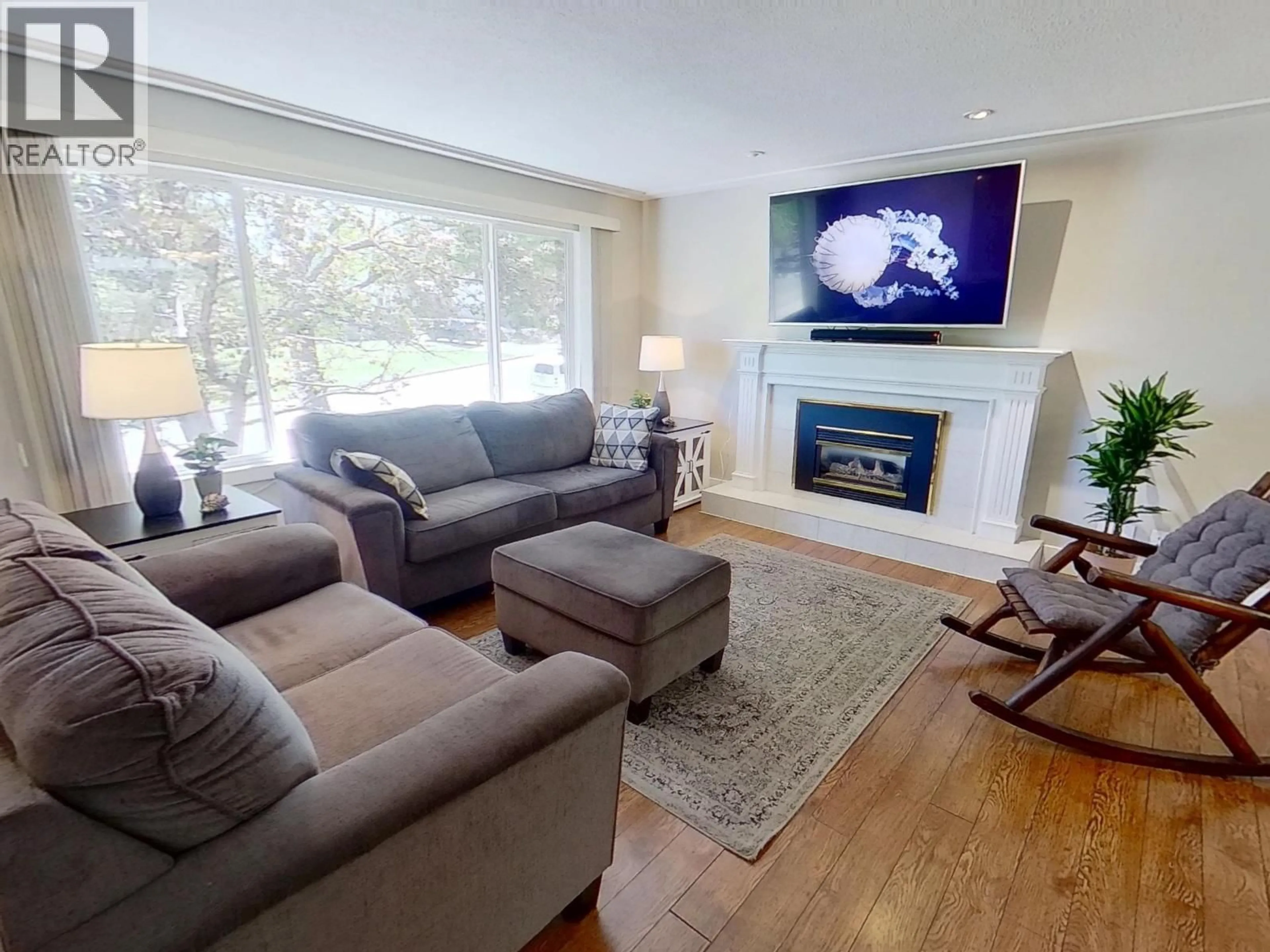 Living room with furniture, unknown for 1375 LEWIS DRIVE, Quesnel British Columbia V2J1K9
